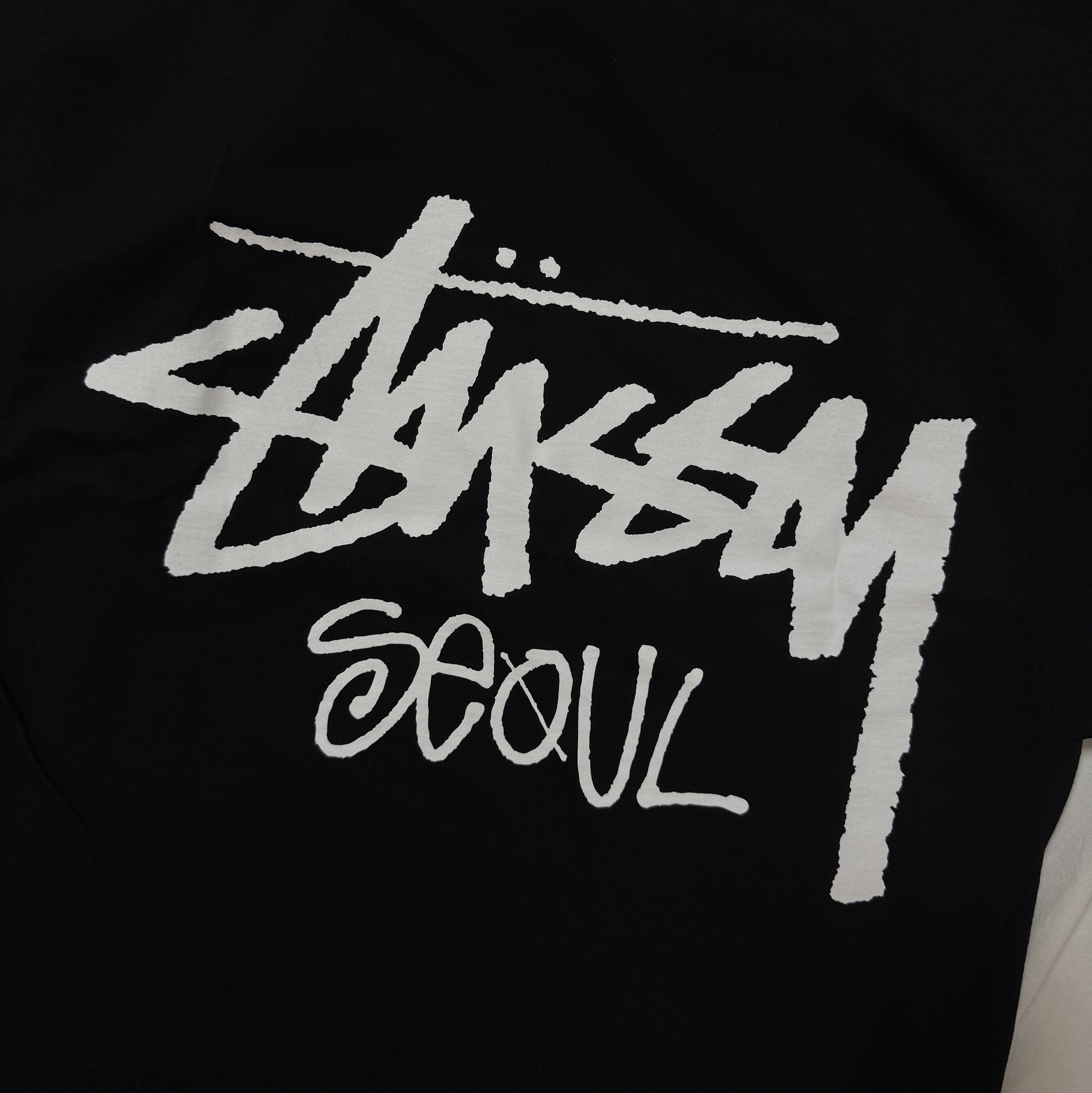 Stussy Stock Seoul T-Shirt Black 착용 스타일 - 1