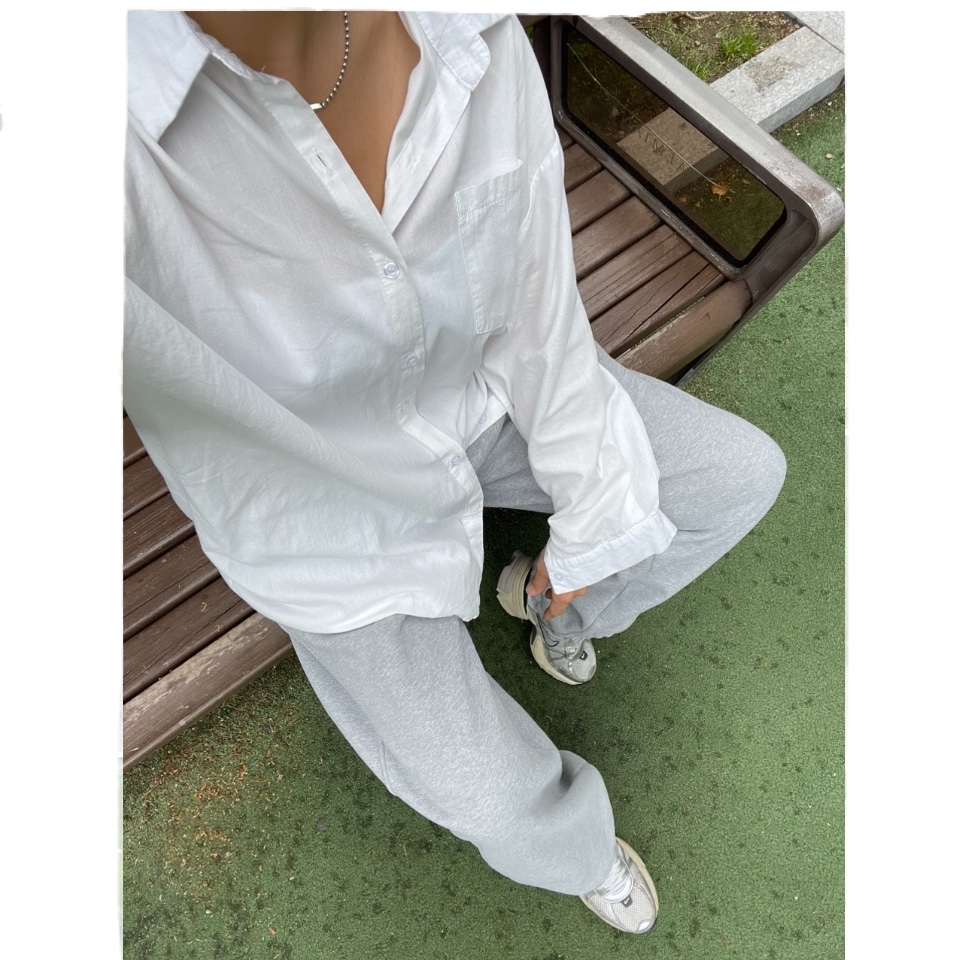 Nike V2K Run Summit White Metallic Silver 착용 스타일
