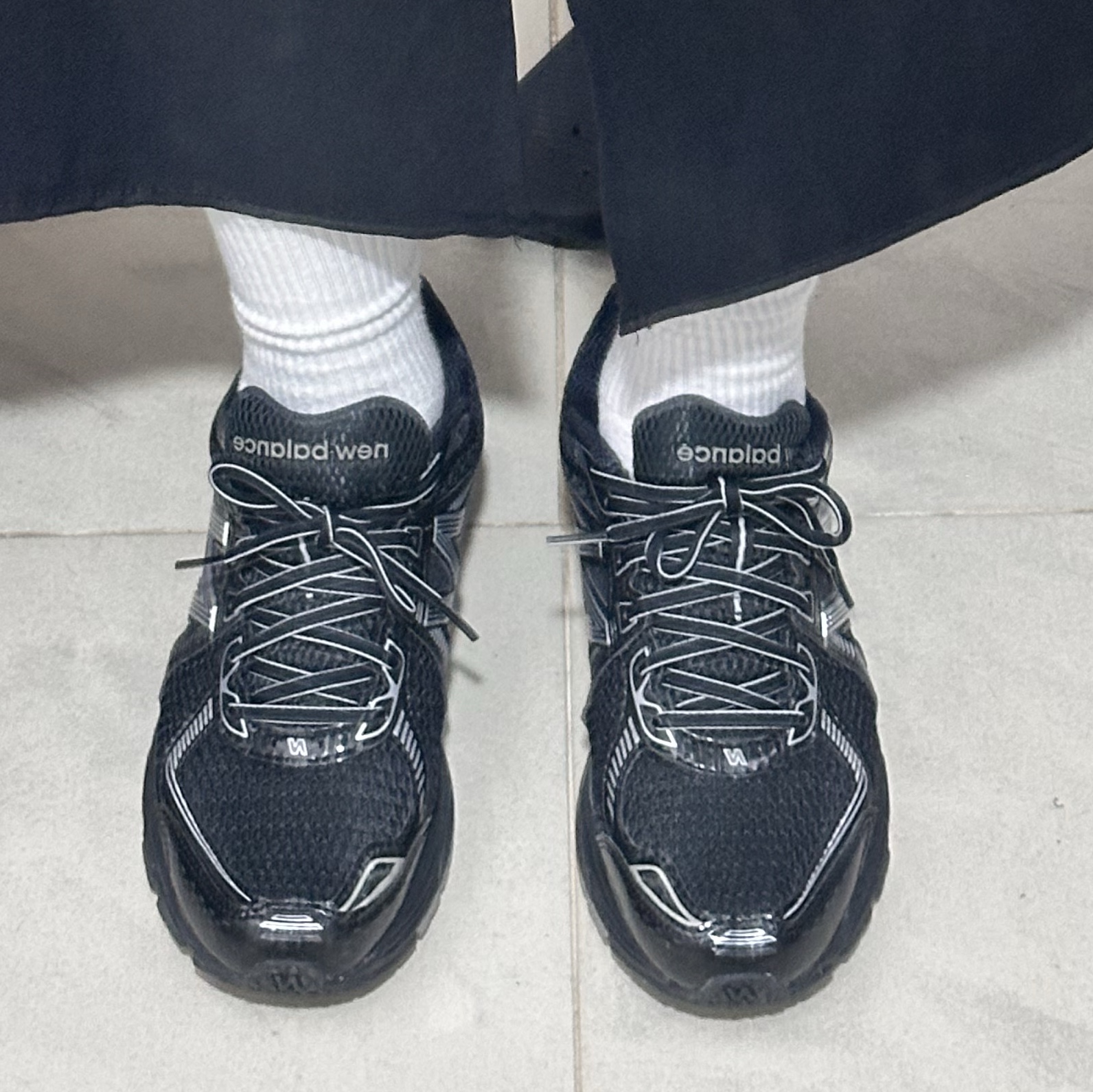 New Balance 860v2 Black Grey 착용 스타일
