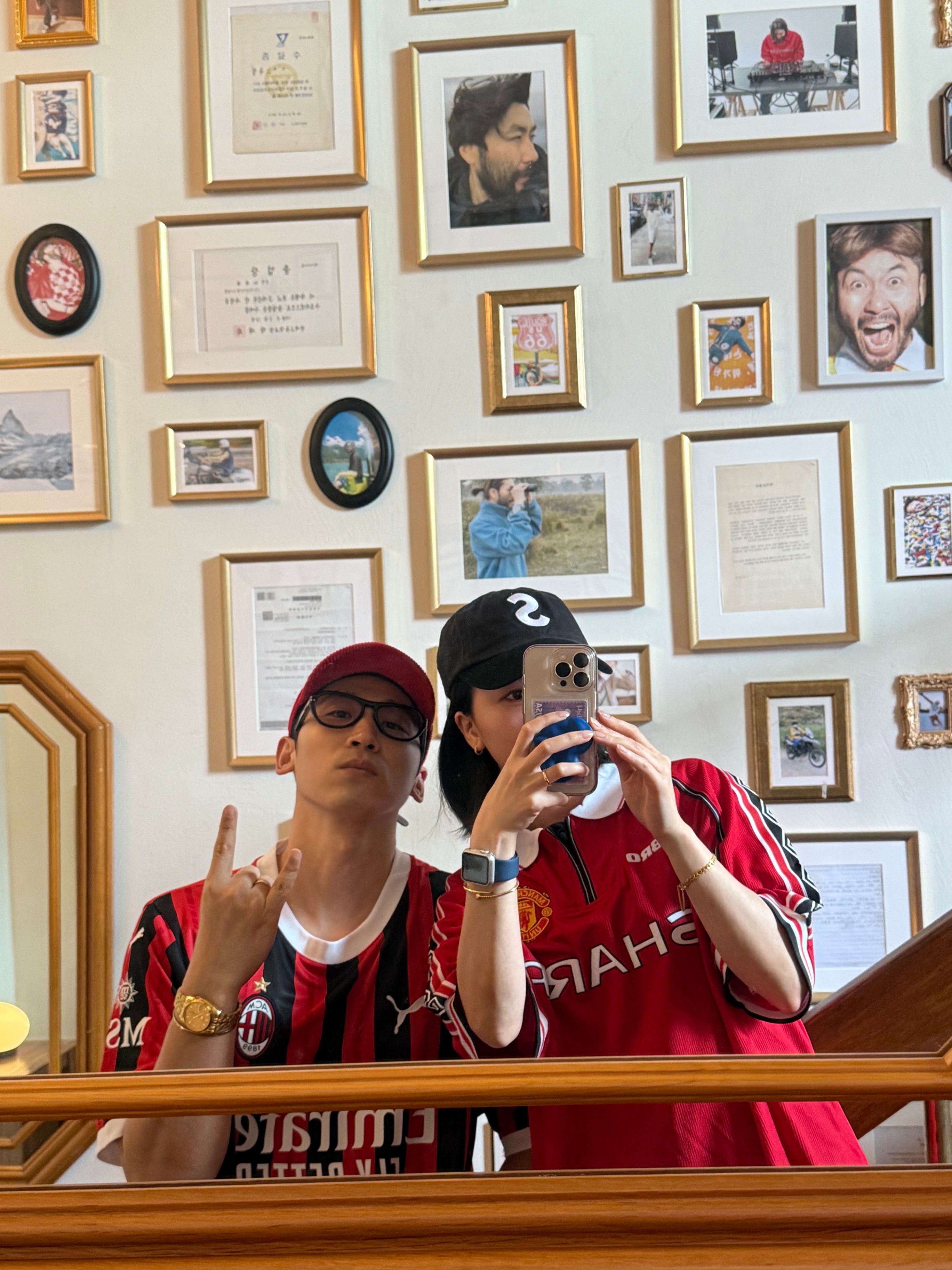 Supreme Corduroy S Logo 6-Panel Bright Red - 24FW, Gentle Monster Oaa 01(V) Black 착용 스타일