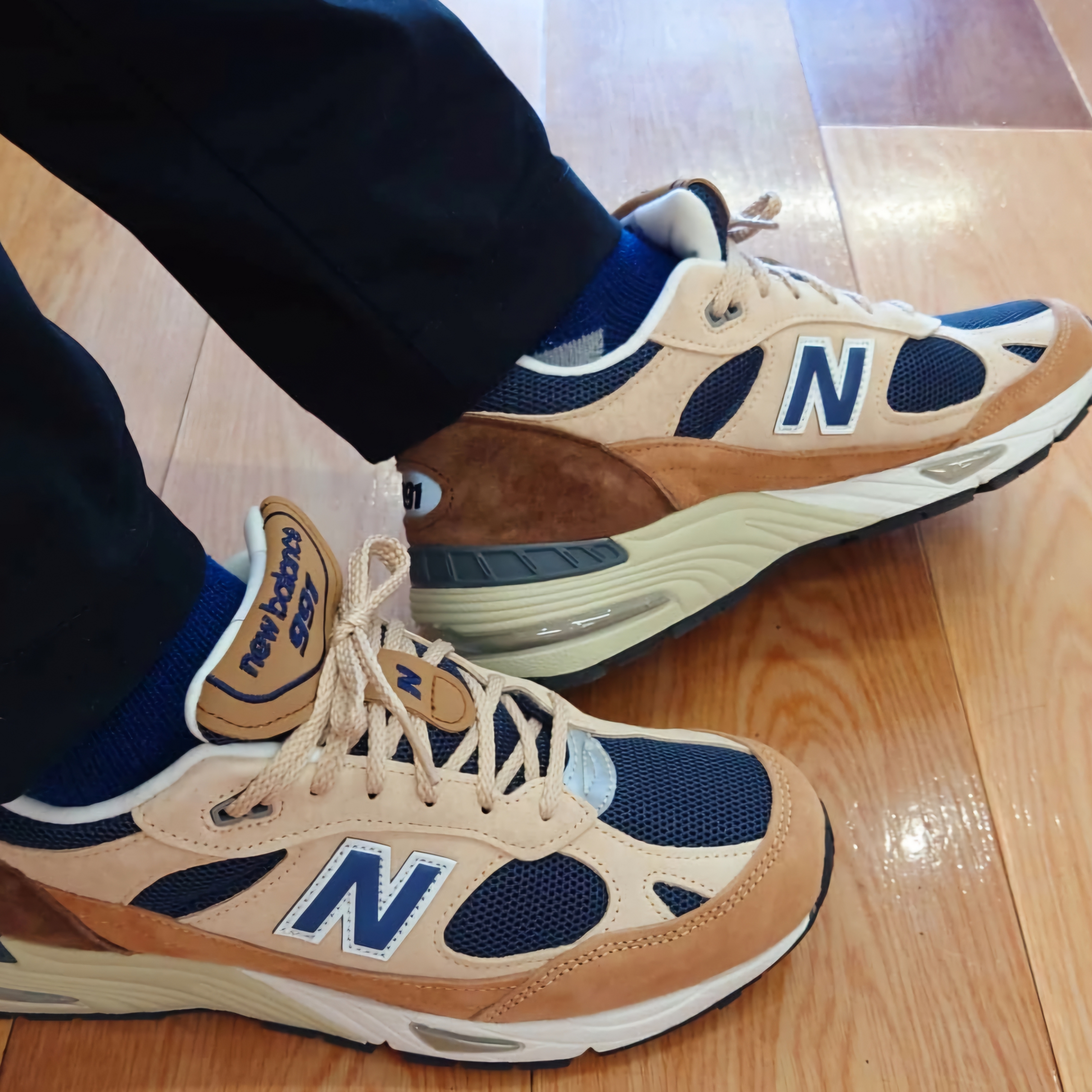 New Balance 991 Made in UK Cappuccino 착용 스타일