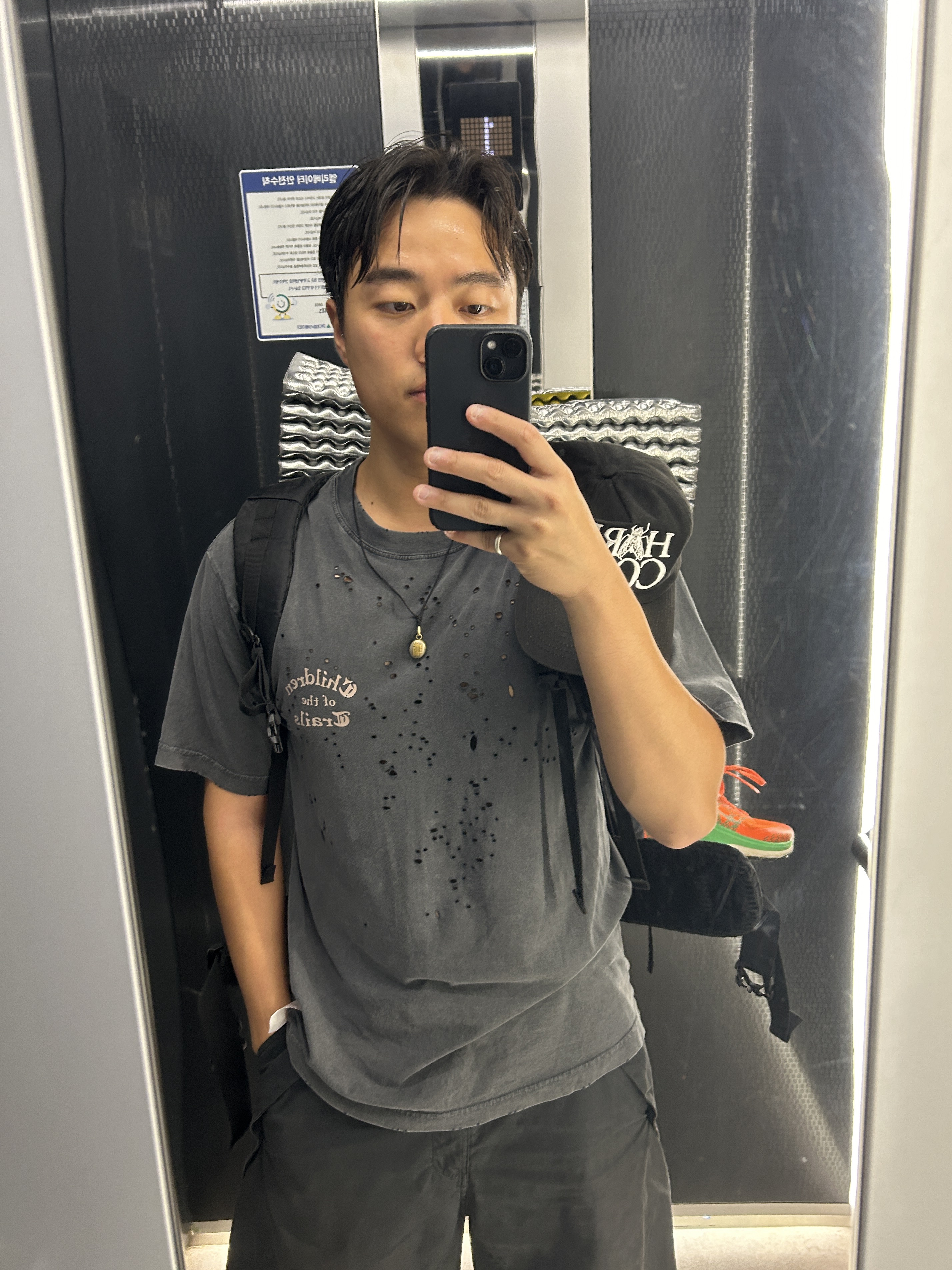 Satisfy Mothtech T-Shirt Aged Black, Soar Running Run Shorts Black 착용 스타일 - 2
