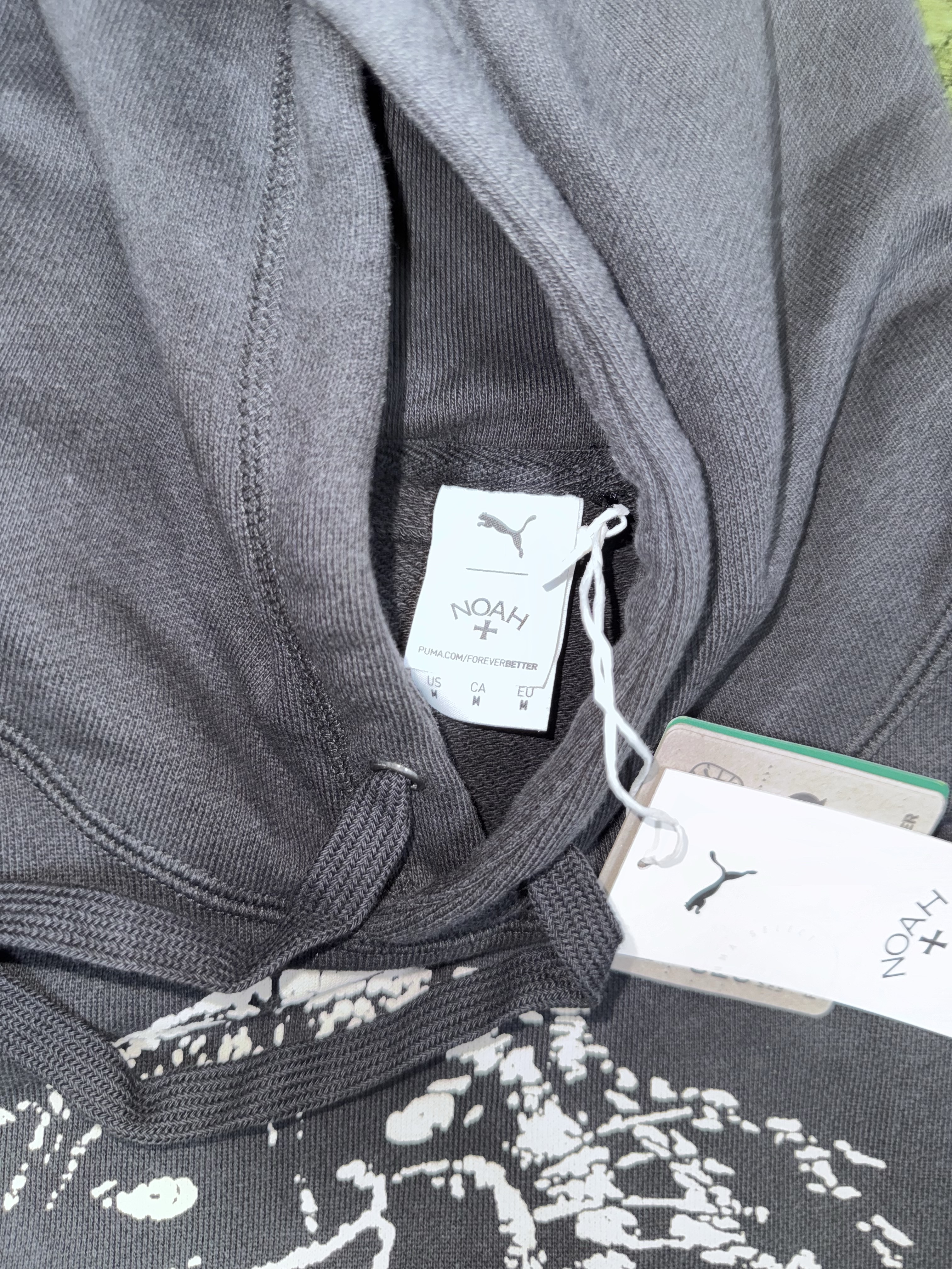 Puma x Noah Graphic Hoodie Black 착용 스타일 - 2