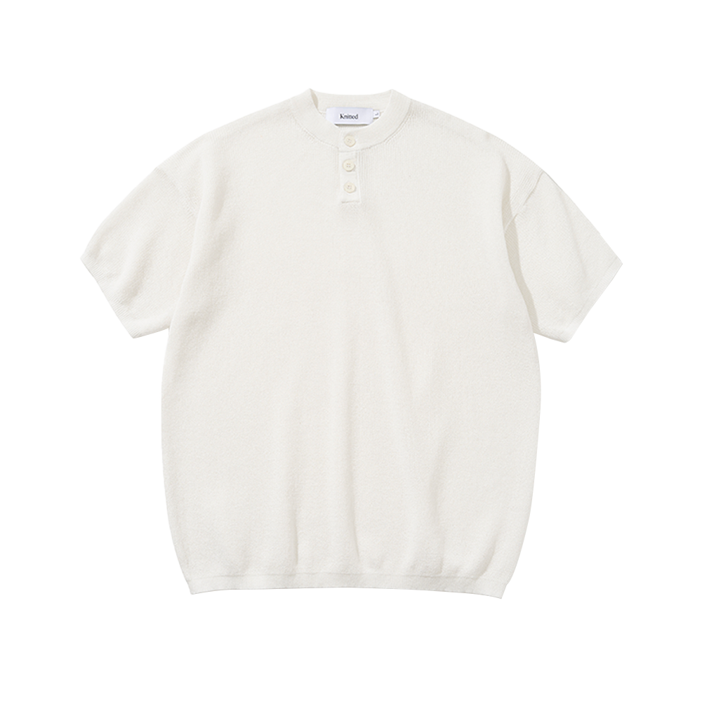 니티드 쿨에버 헨리넥 반팔 니트 아이보리(Knitted Coolever Henley Neck Half Sleeve Knit Ivory)