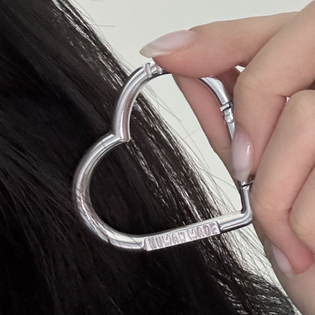 Human Made Heart Carabiner Silver 착용 스타일