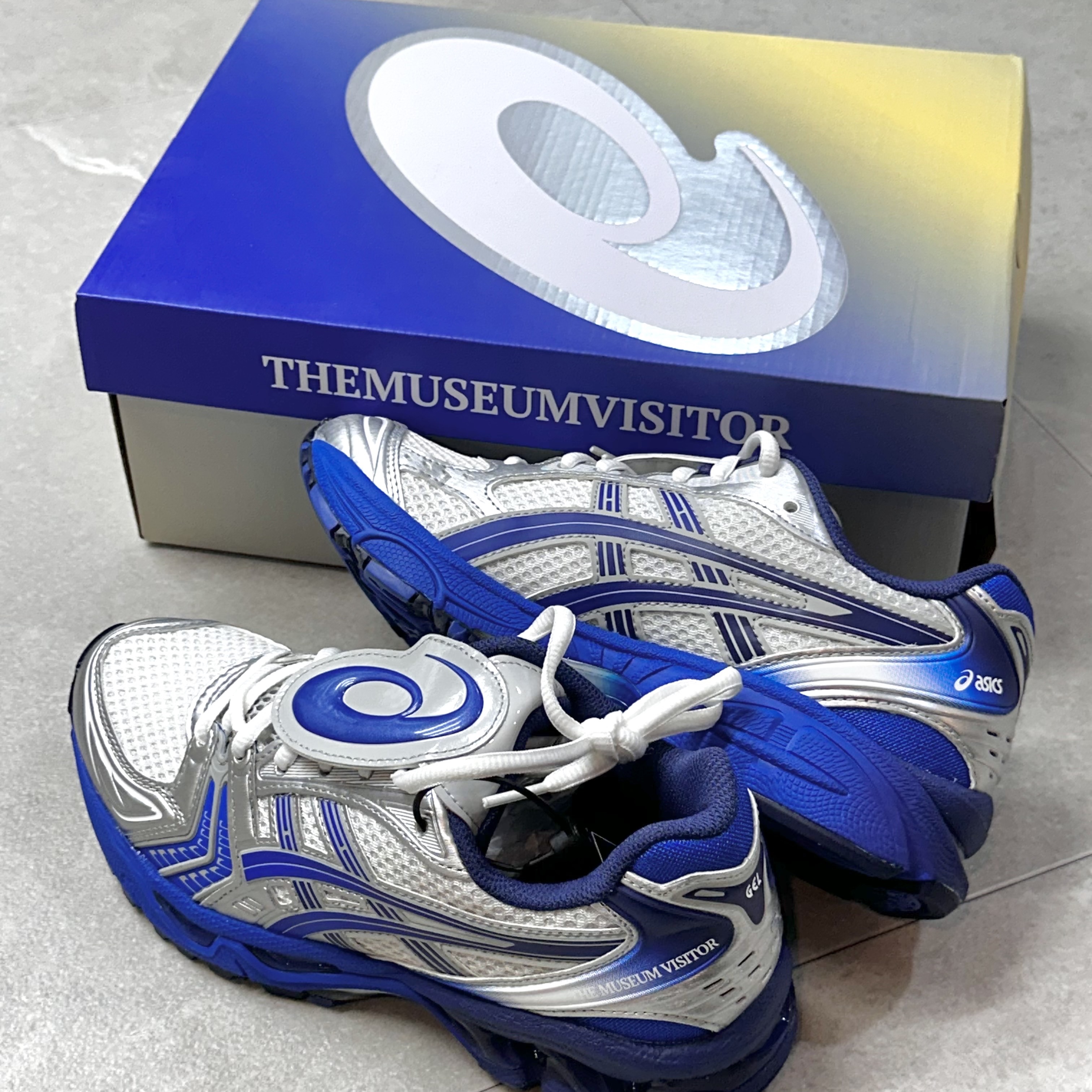Asics x The Museum Visitor Gel-Kayano 14 Polar Shade Illusion Blue 착용 스타일 - 1