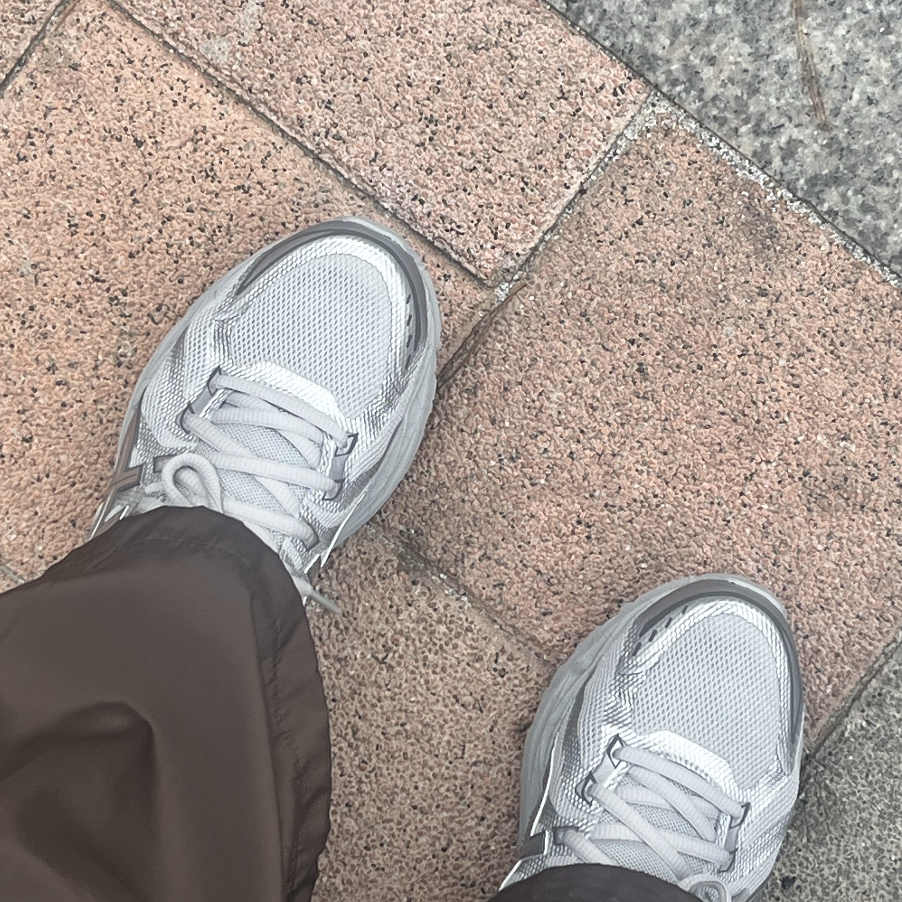 (W) Asics Gel-Flux 4 CN Gray Silver 착용 스타일 - 1