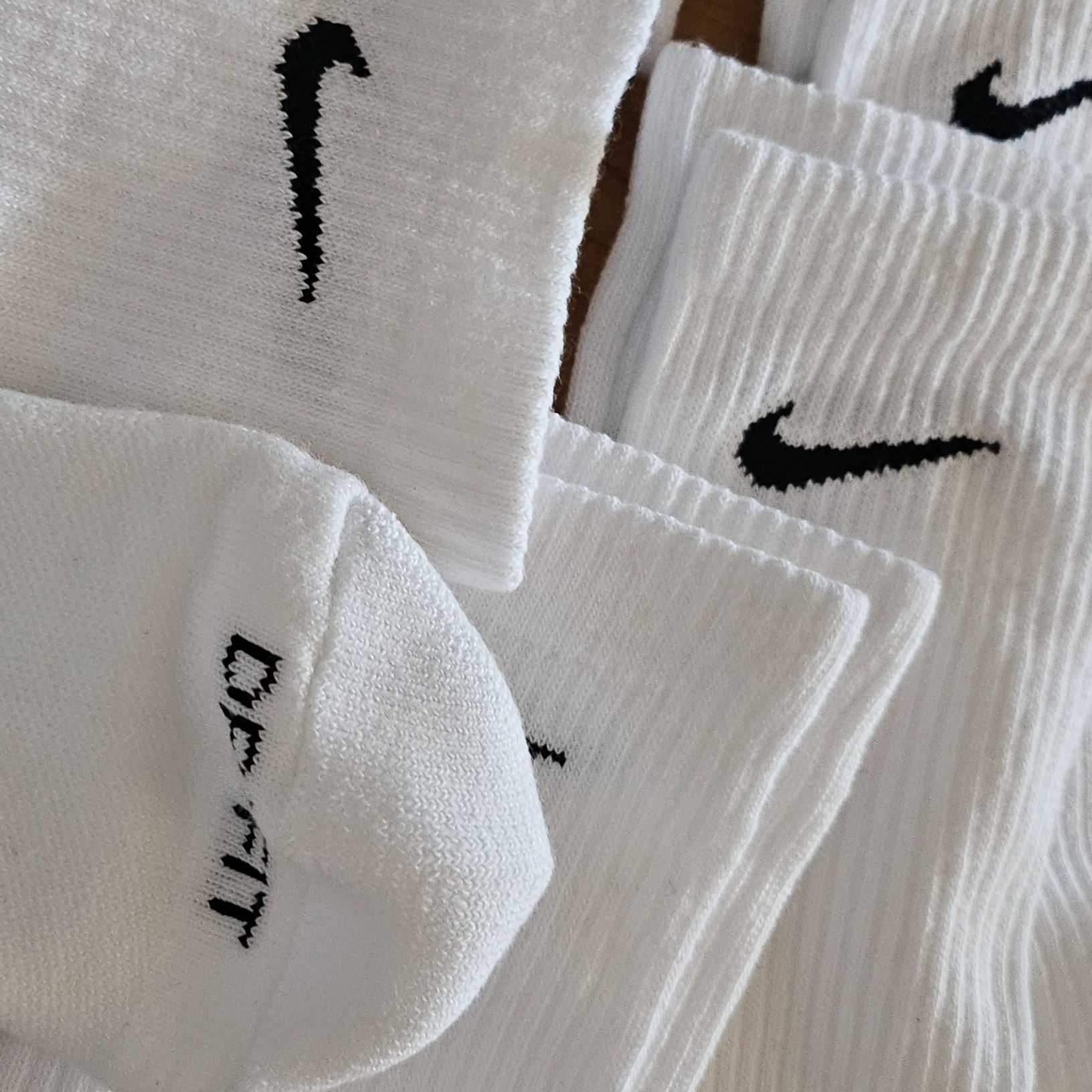 Nike Everyday Cushioned Training Crew Socks White (6 Pack/Korean Ver.) 착용 스타일