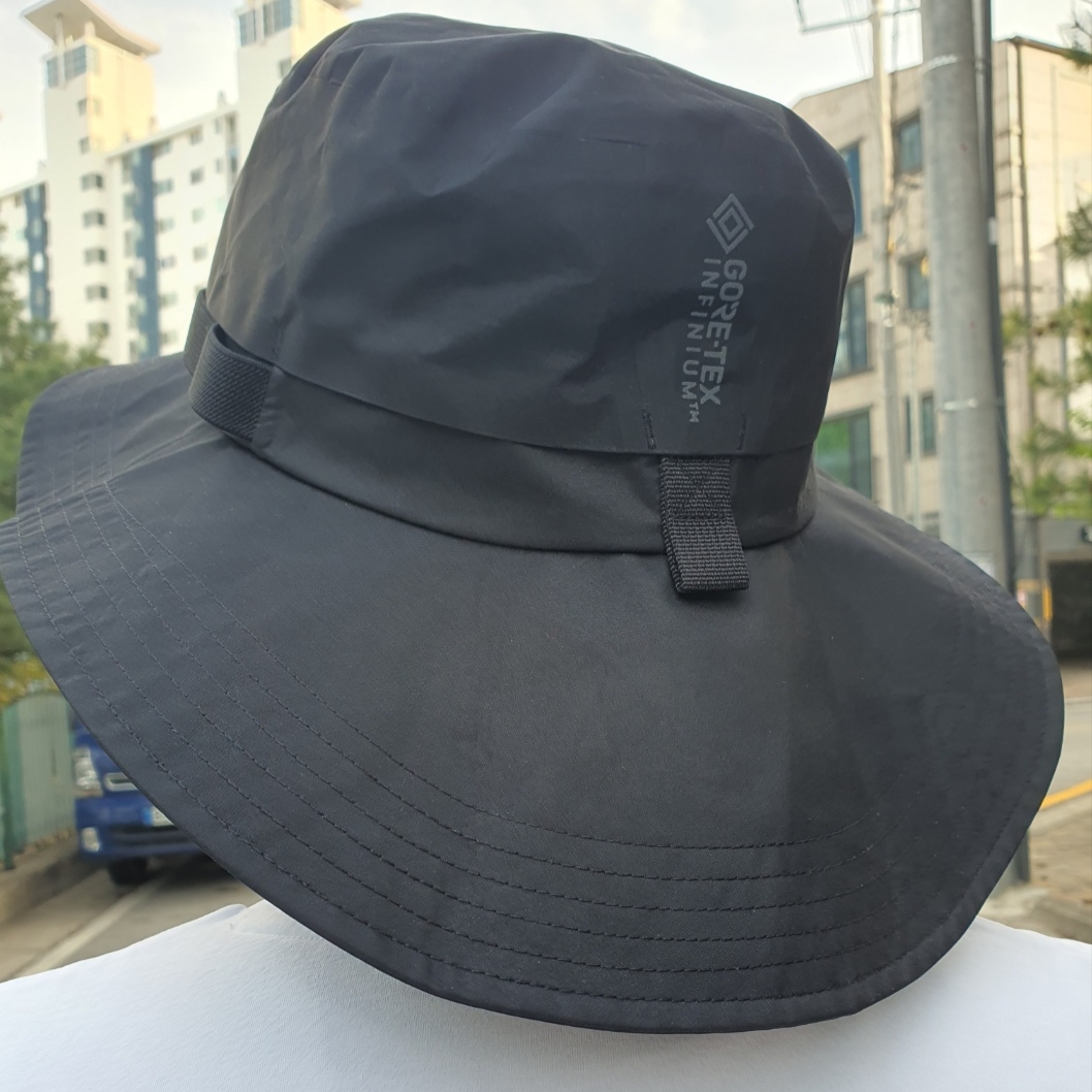Nike ACG Apex Bucket Hat Black 착용 스타일
