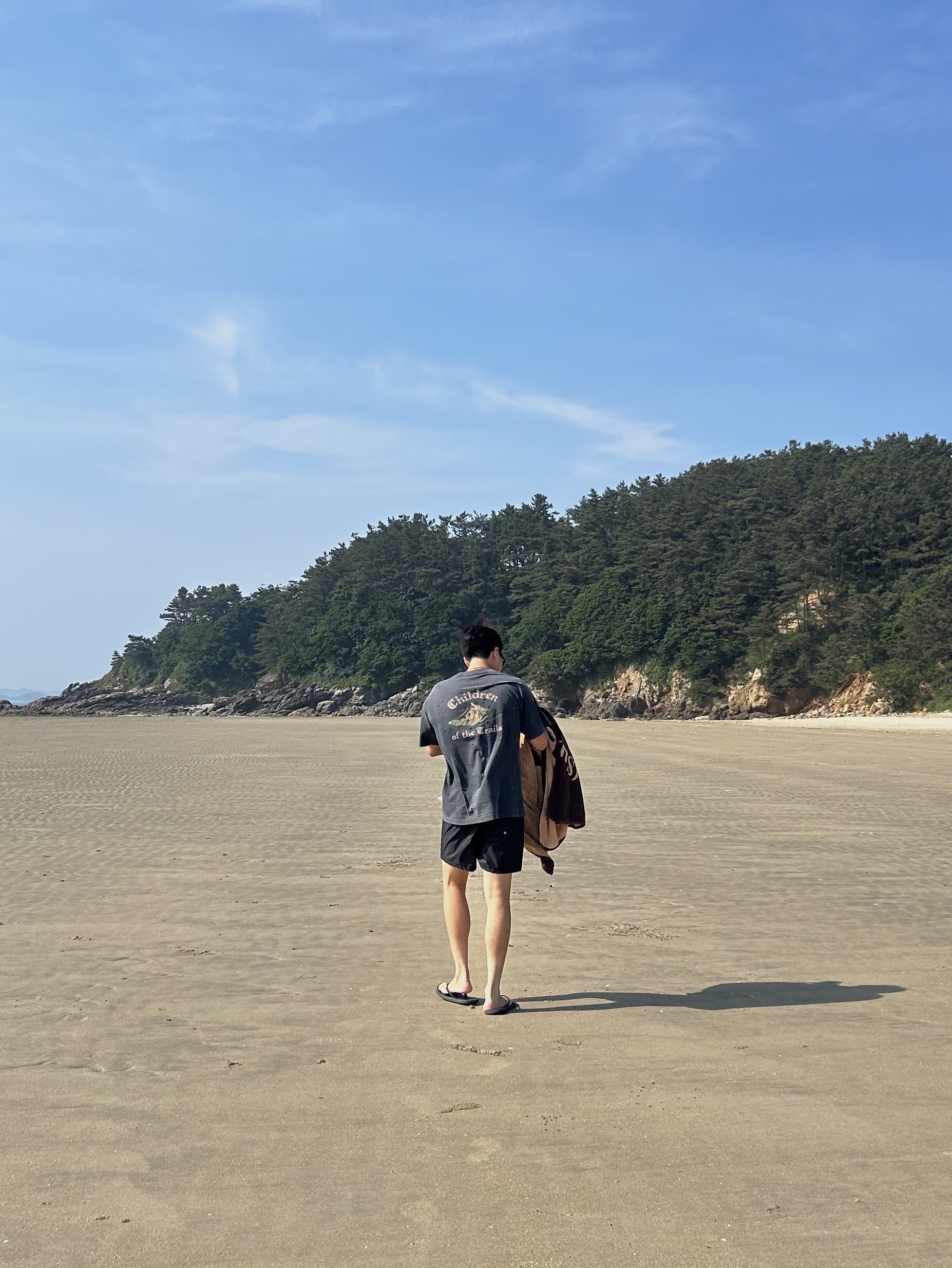Satisfy Mothtech T-Shirt Aged Black, Soar Running Run Shorts Black 착용 스타일 - 3
