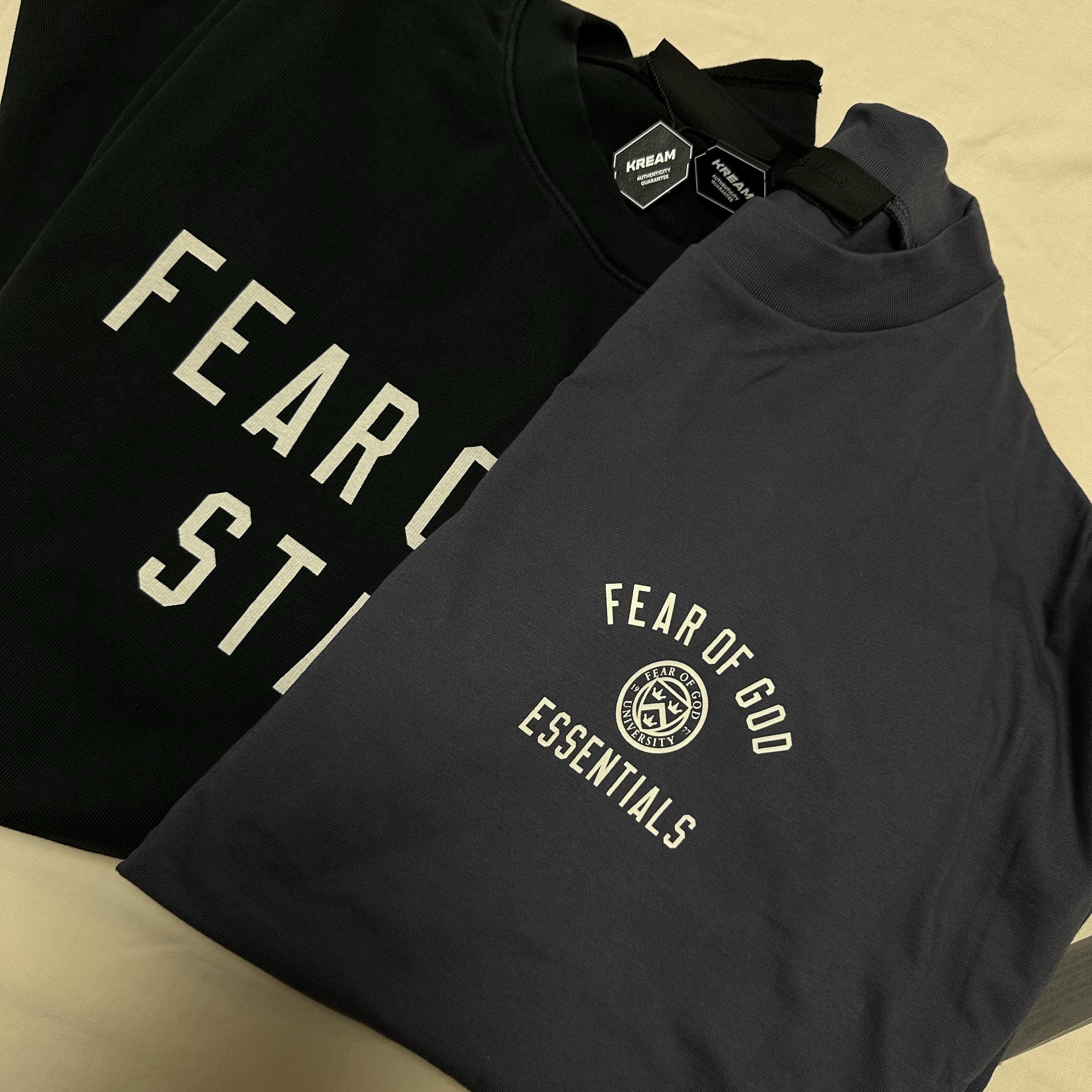 Essentials Jersey Crewneck T-Shirt Marine - 24FW, Essentials Heavy Crewneck T-Shirt Black - 24FW 착용 스타일