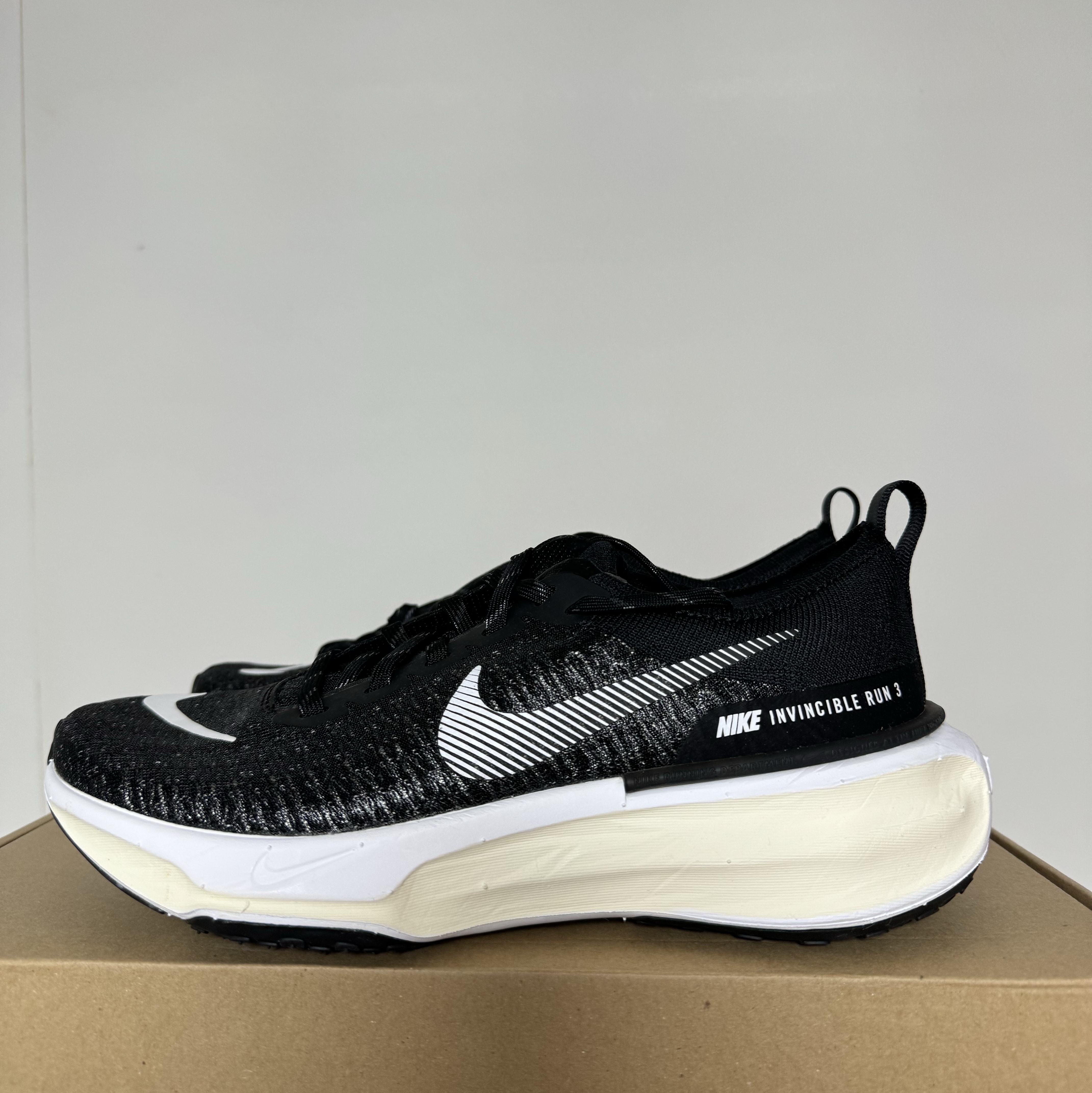 (W) Nike ZoomX Invincible Run Flyknit 3 Black White 착용 스타일