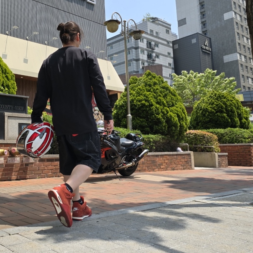 Jordan 4 x Nigel Sylvester Retro OG SP Brick by Brick, Supreme x Nike Denim Short Black - 24SS 착용 스타일 - 1