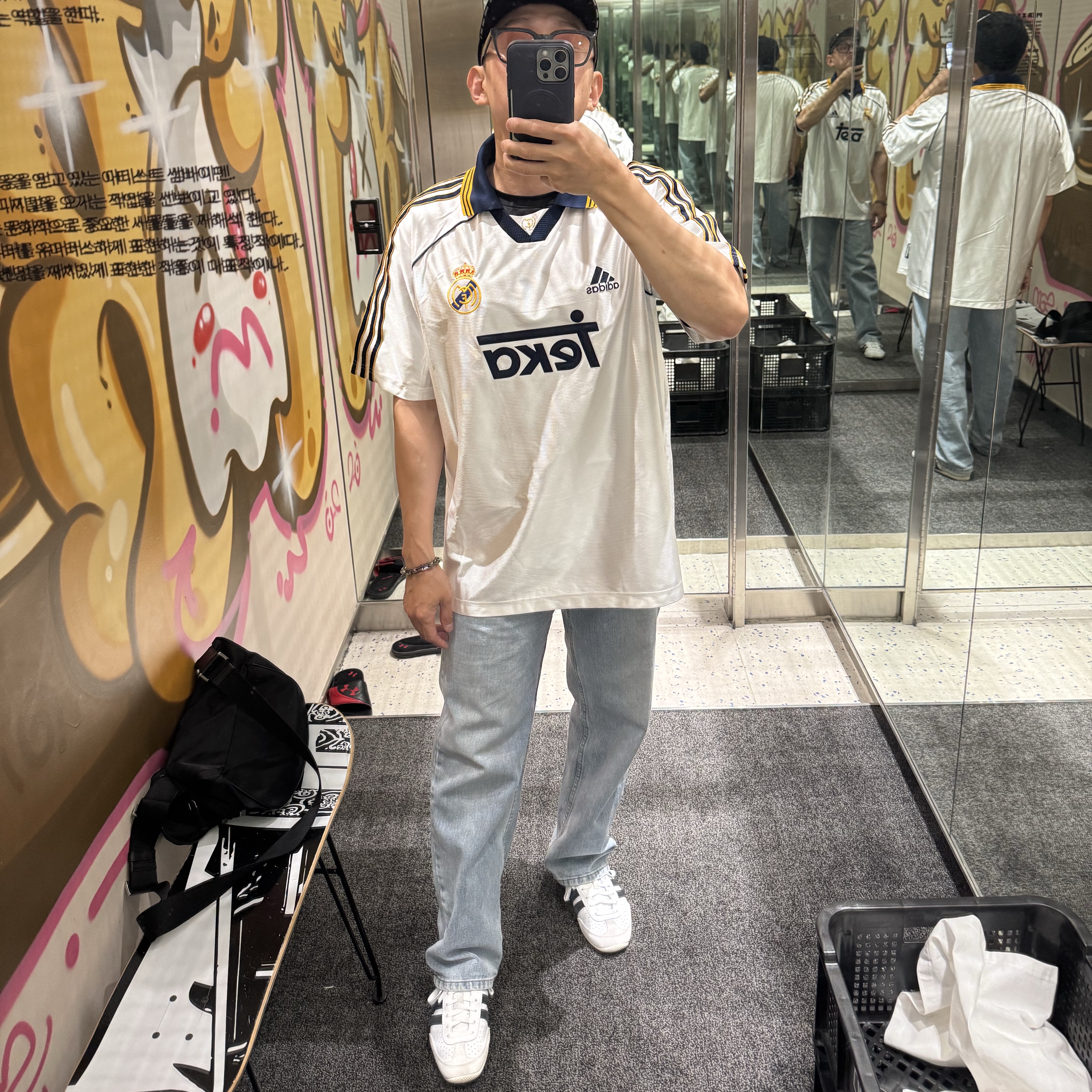 (W) Adidas Japan Cloud White Core Black, Adidas Real Madrid 99/00 Home Jersey White - KR Sizing (Non Marking Ver.) 착용 스타일