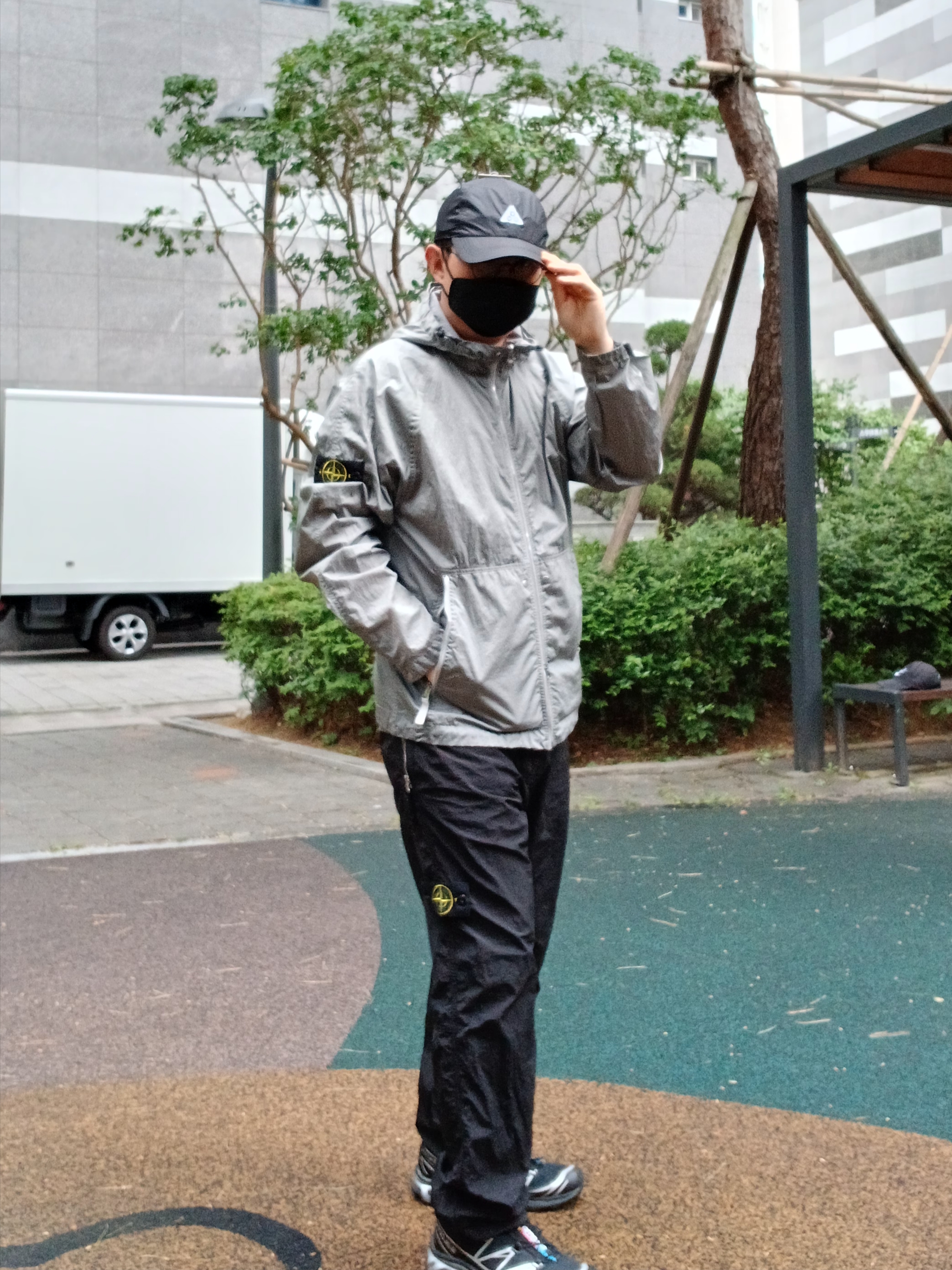 Supreme Cordura Ripstop S Logo 6-Panel Black - 23SS, Stone Island 4100097 Nylon Metal Watro-Tc in Econyl Hooded Jacket Pearl Grey - 25SS 착용 스타일 - 5