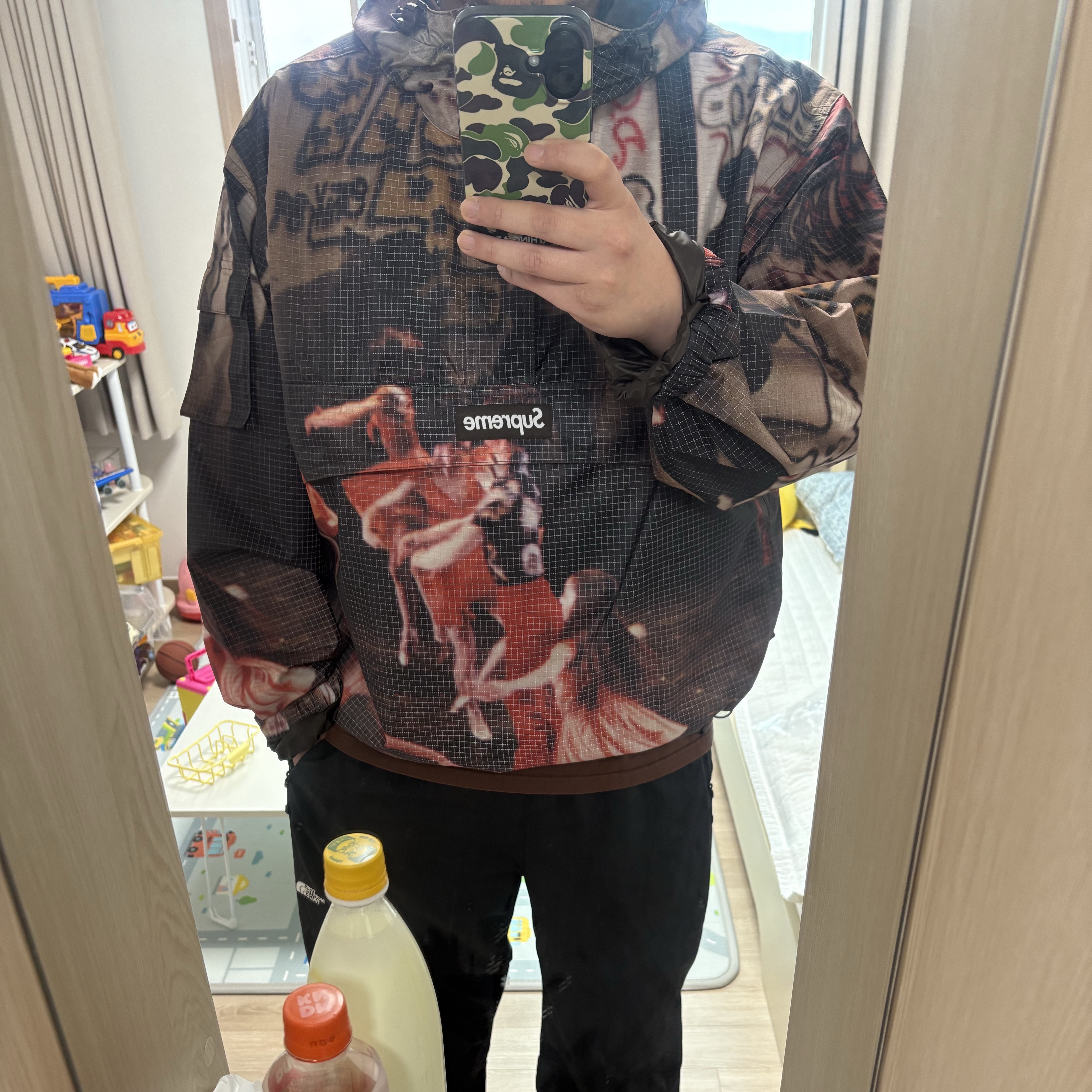 Supreme Reflective Ripstop Anorak Multicolor - 25SS, Supreme Reflective Ripstop Anorak Black - 25SS 착용 스타일