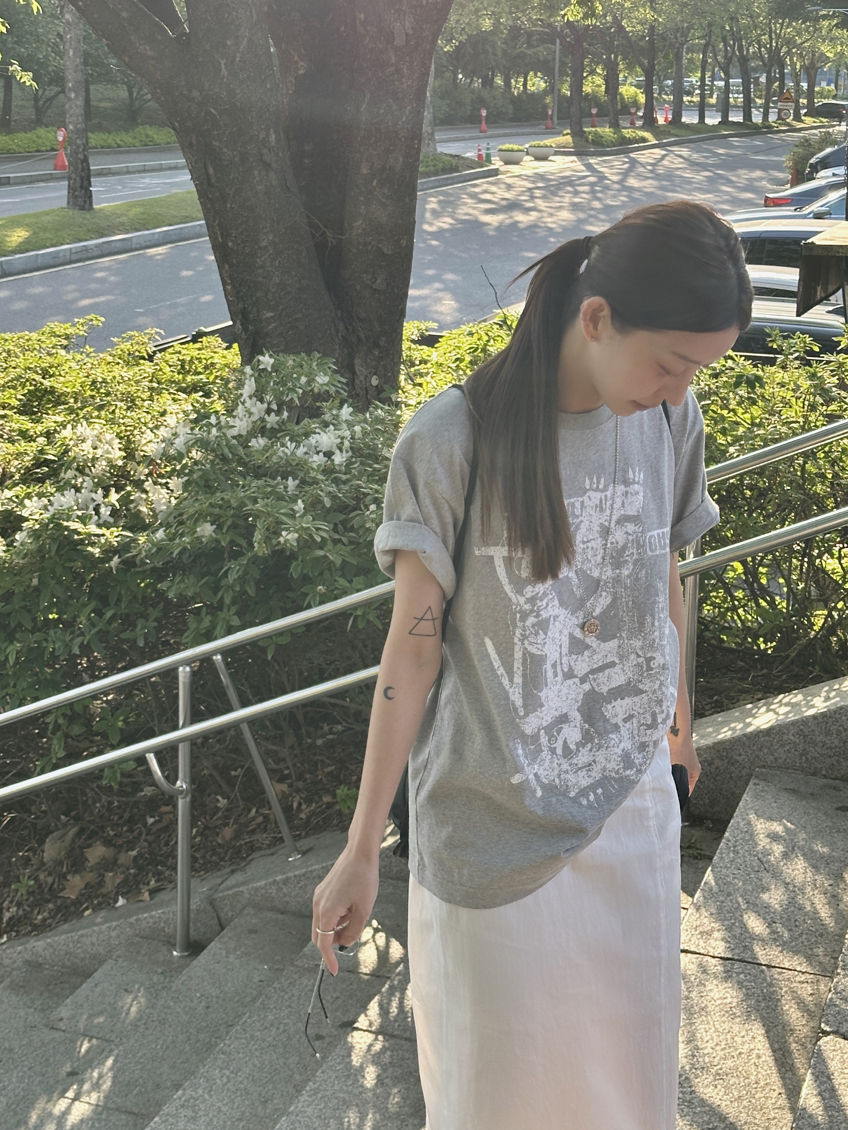 Adidas Predator Megaride Shock Blue Silver Metallic, [KREAM 단독] Thevinylhouse Newspaper T-Shirt Black 착용 스타일 - 3