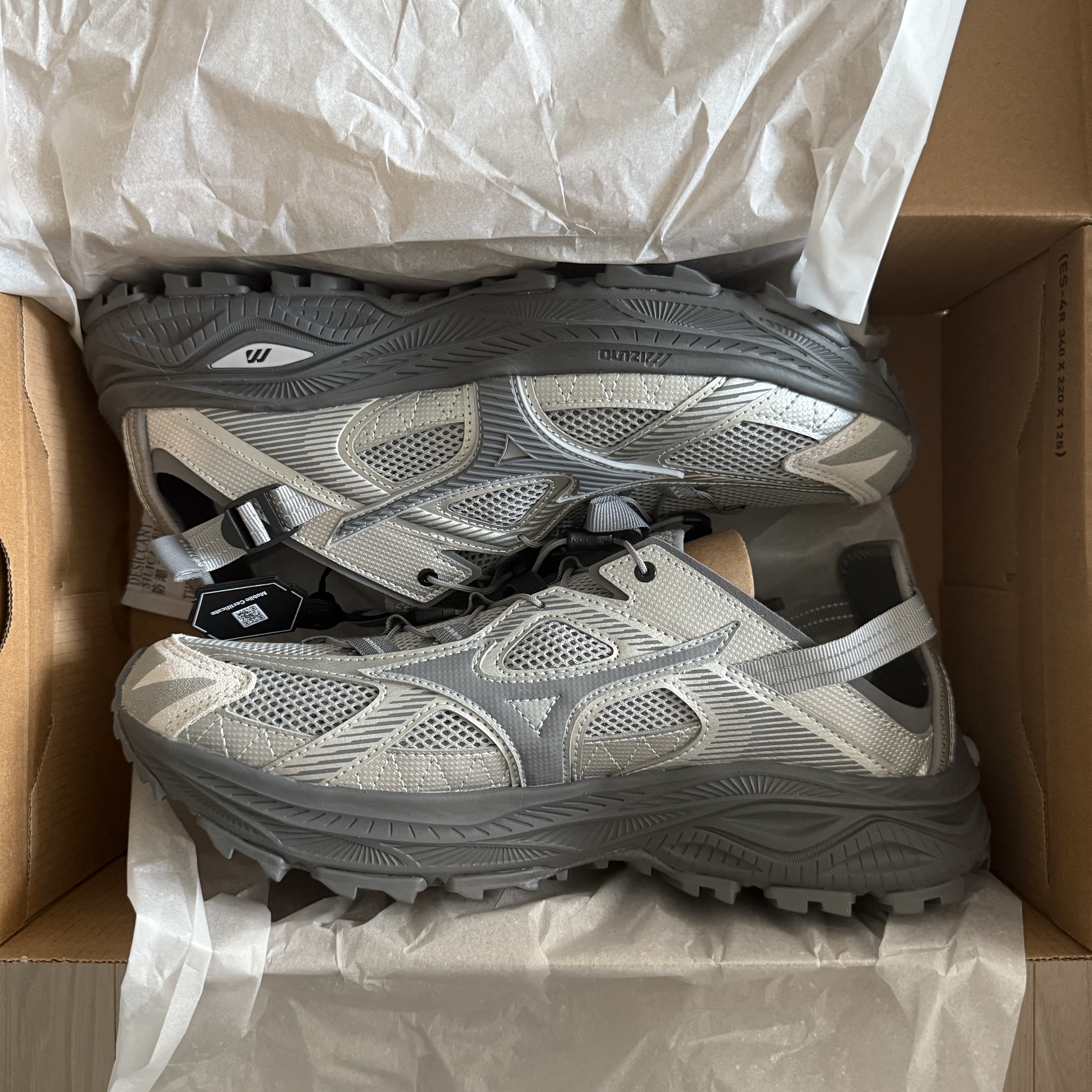Mizuno Racer Trail SE Silver Grey 착용 스타일 - 1