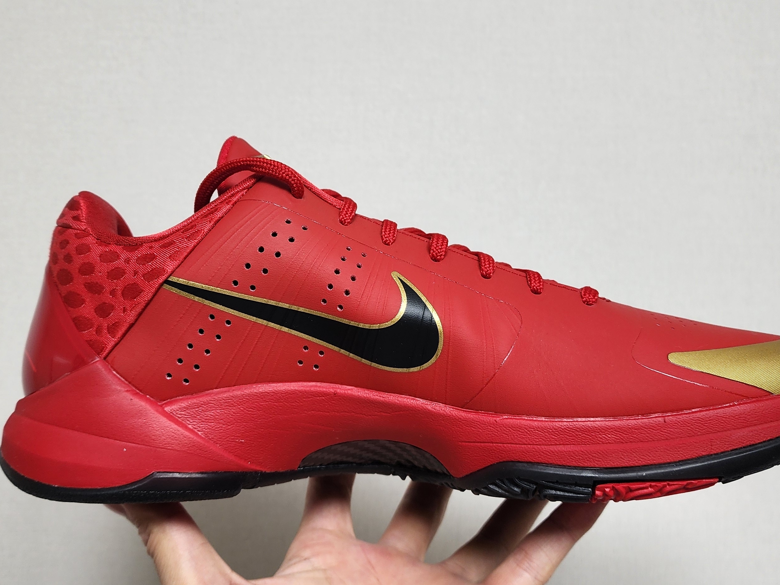 Nike Kobe 5 Protro Year of the Mamba University Red 착용 스타일