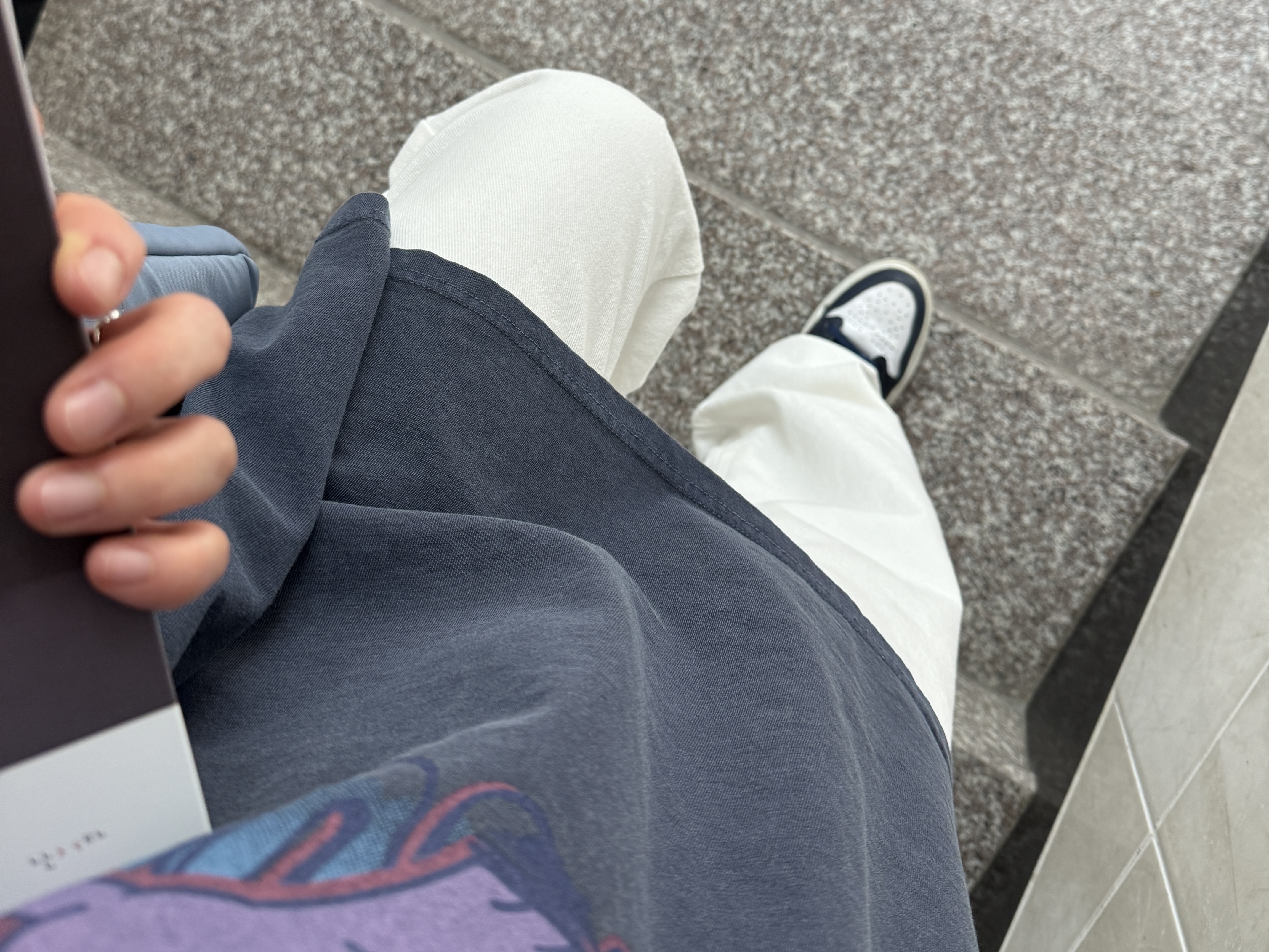 General Idea Woman Slim V-Neck Half T-Shirts White, Adidas Sneaker Sandal Core White Grey One 착용 스타일 - 3