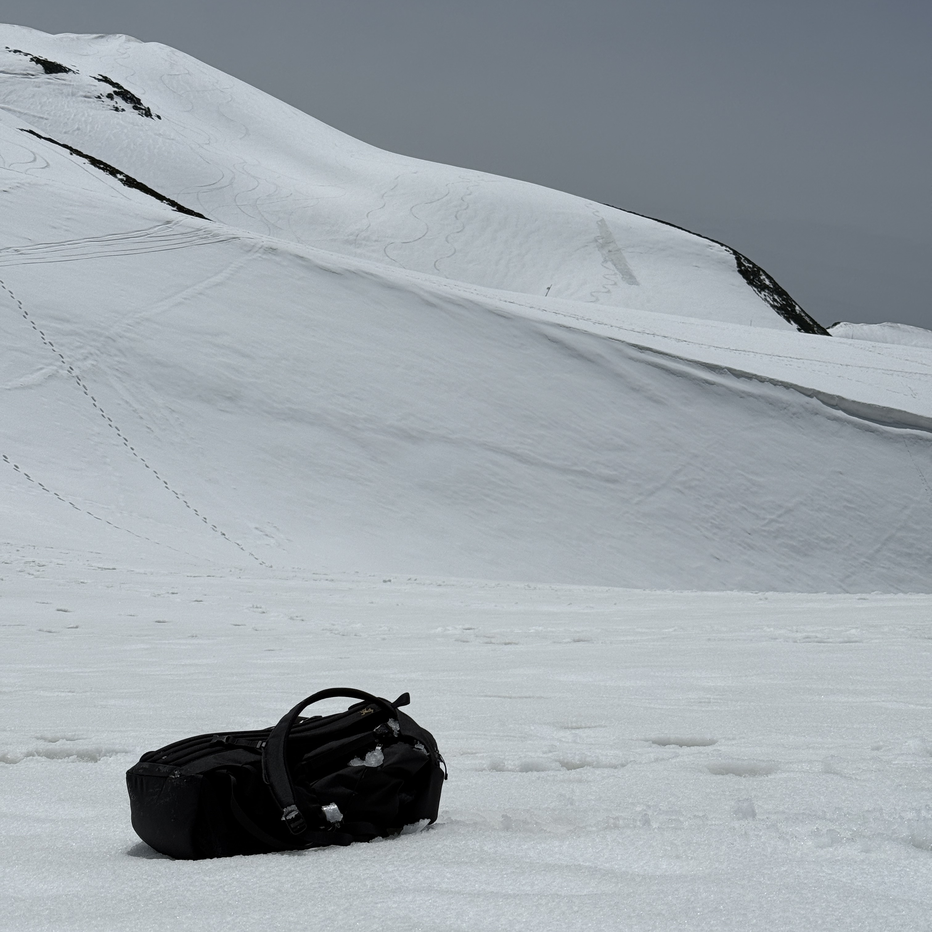 Arc'teryx Mantis 30 Backpack Black 착용 스타일 - 2