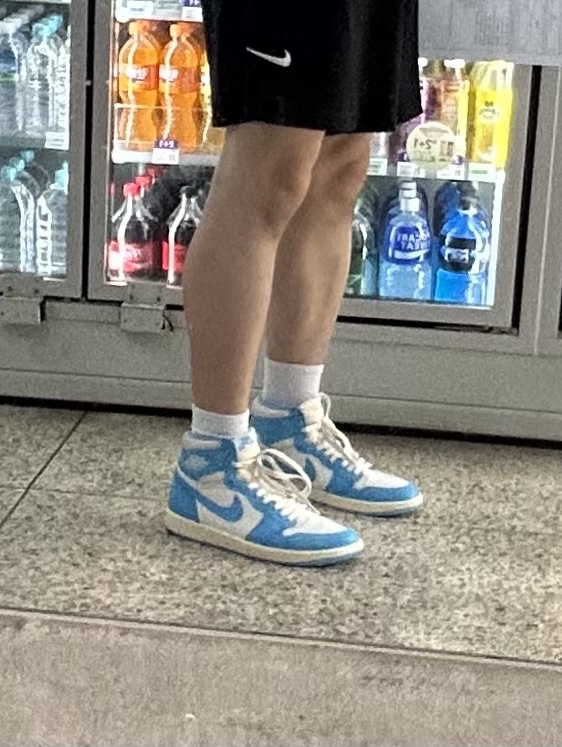 Jordan 1 Retro High OG UNC Reimagined 착용 스타일 - 1