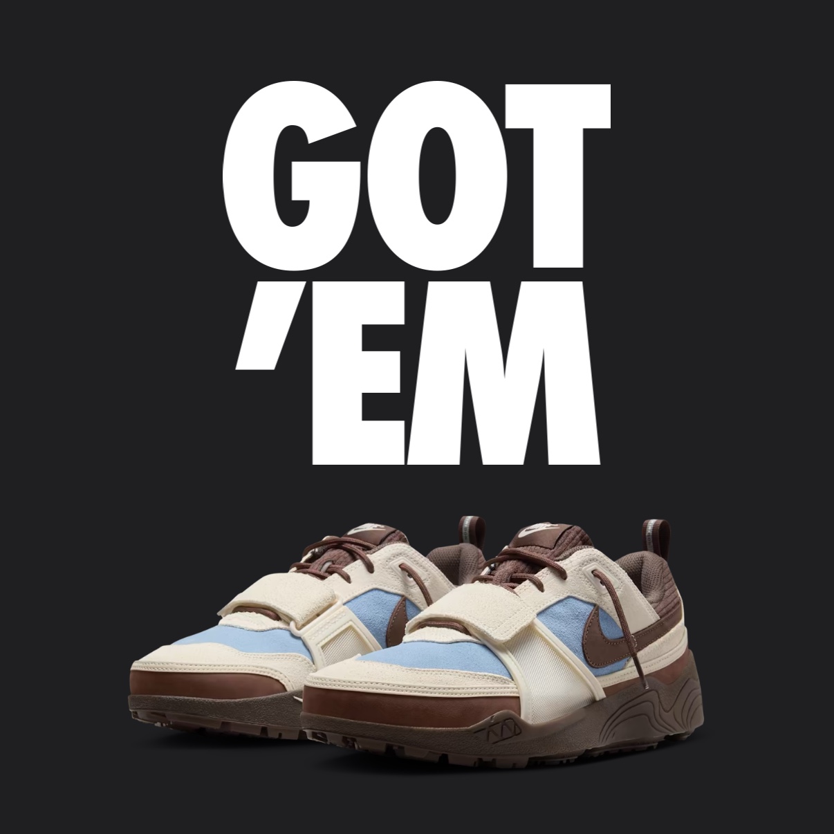 Nike x Travis Scott Zoom Field Jaxx Pale Ivory and Leche Blue 착용 스타일