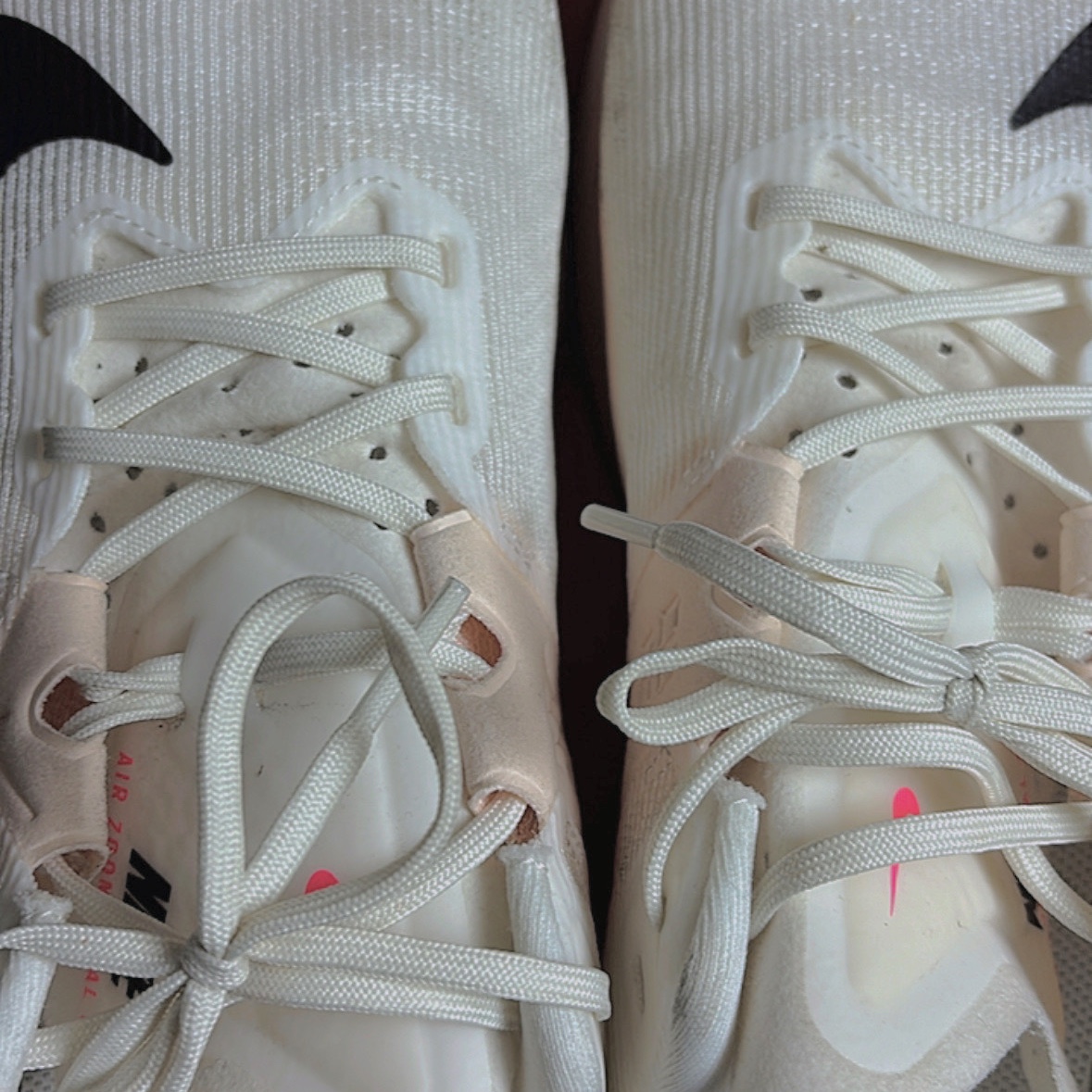 Nike Air Zoom Rival Fly 4 Sail Pale Ivory 착용 스타일 - 3