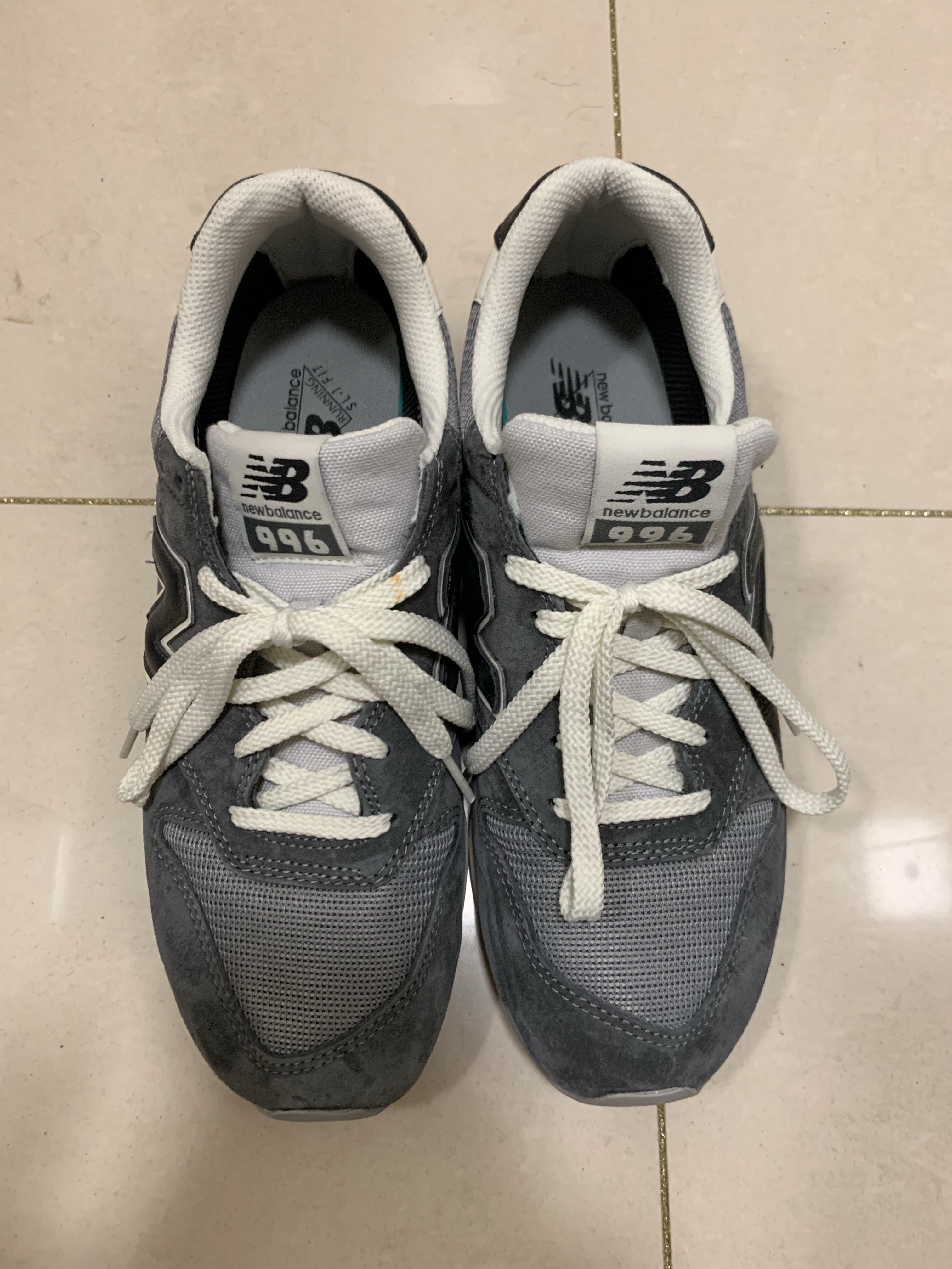 New Balance 996 Castlerock Shadow Grey 착용 스타일
