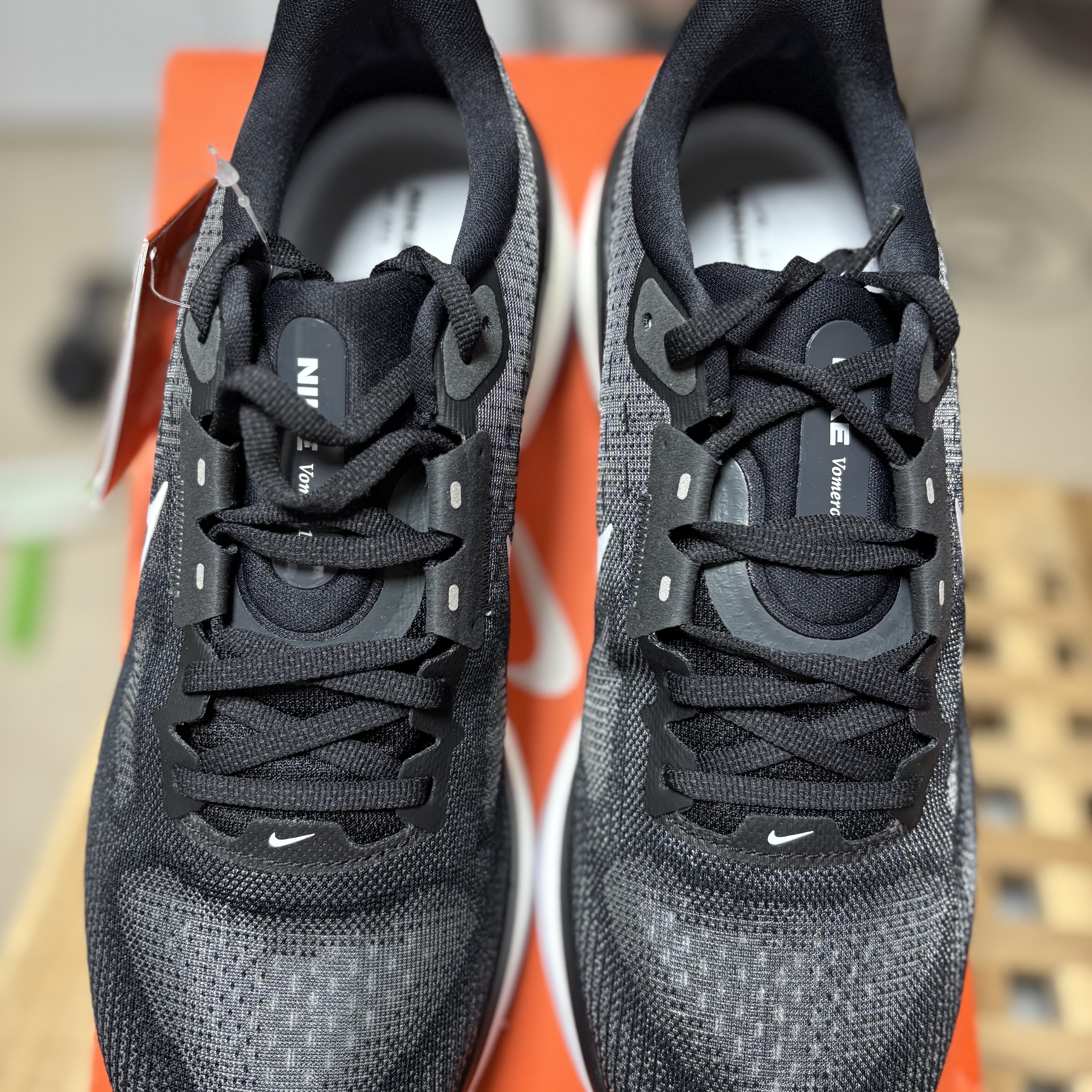 Nike Zoom 17 Anthracite White 착용 스타일 - 4