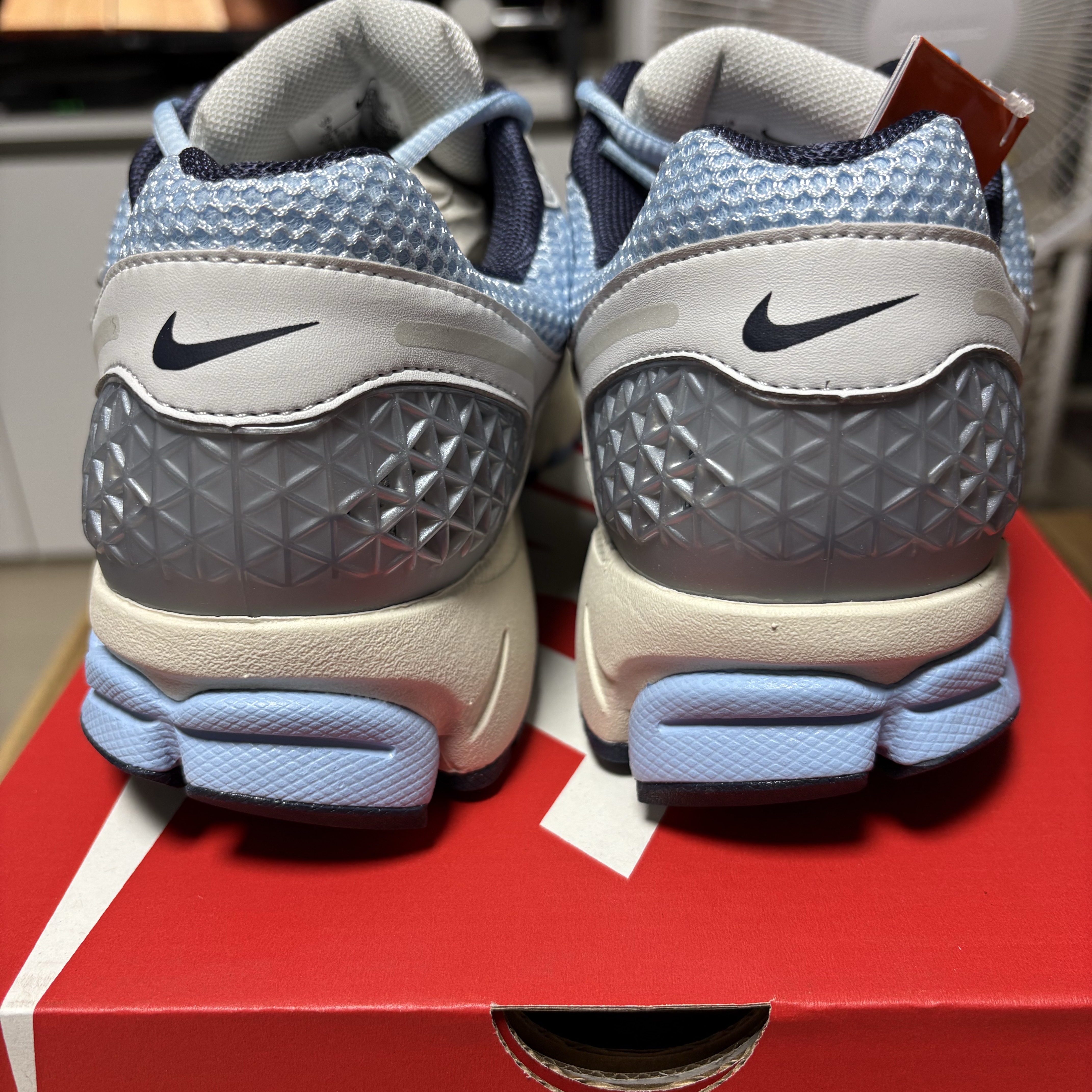 Nike Zoom Vomero 5 Psychic Blue Photon Dust 착용 스타일 - 5