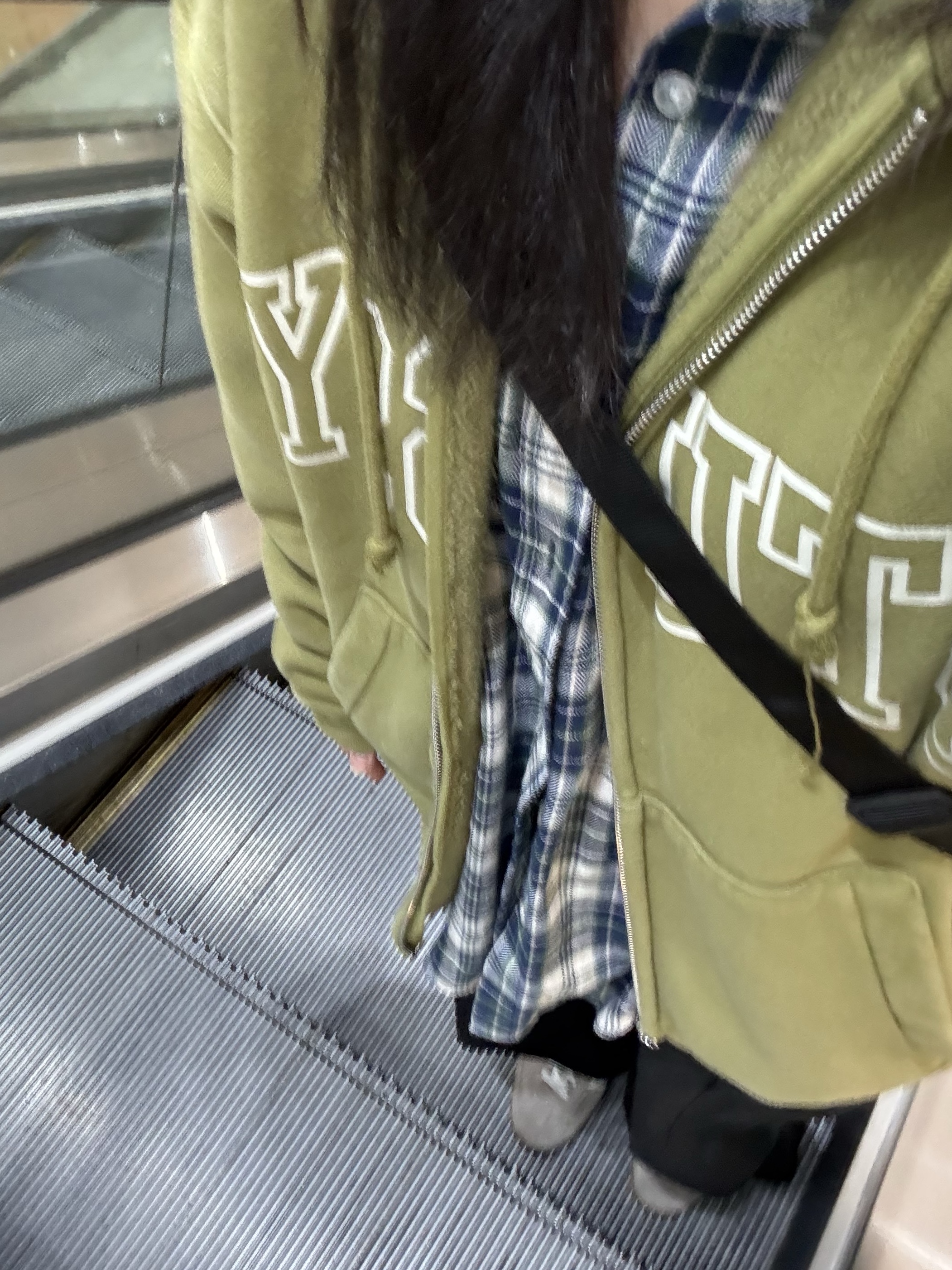 Stussy Outline Zip Hoodie Olive, (W) Adidas Spezial Handball Earth Strata Off White 착용 스타일
