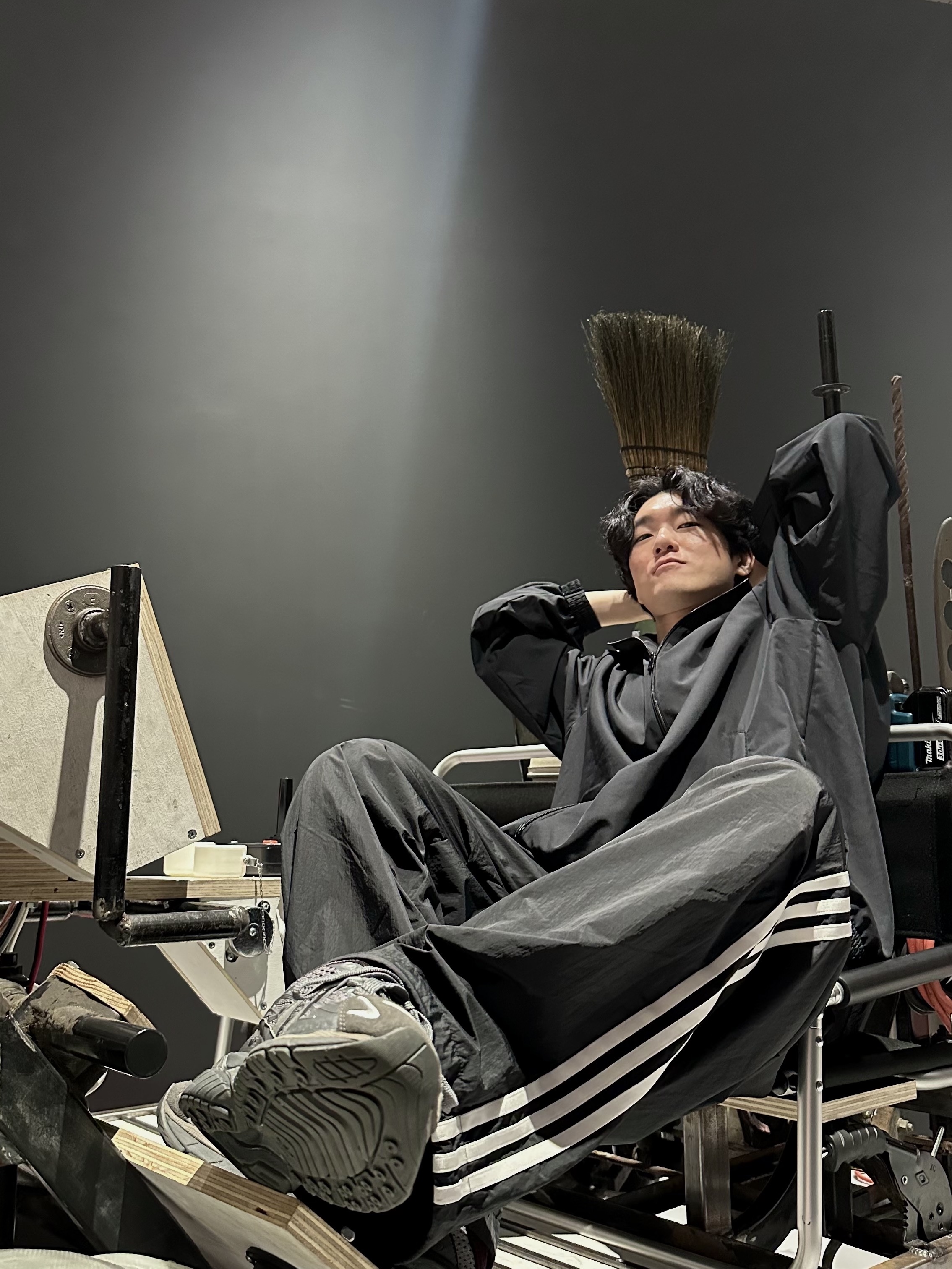 (W) Adidas Adilenium Season 3 Oversized Track Top Black - KR Sizing, (W) Adidas 3-Stripes Woven Parachute Pants Black - KR Sizing 착용 스타일 - 3