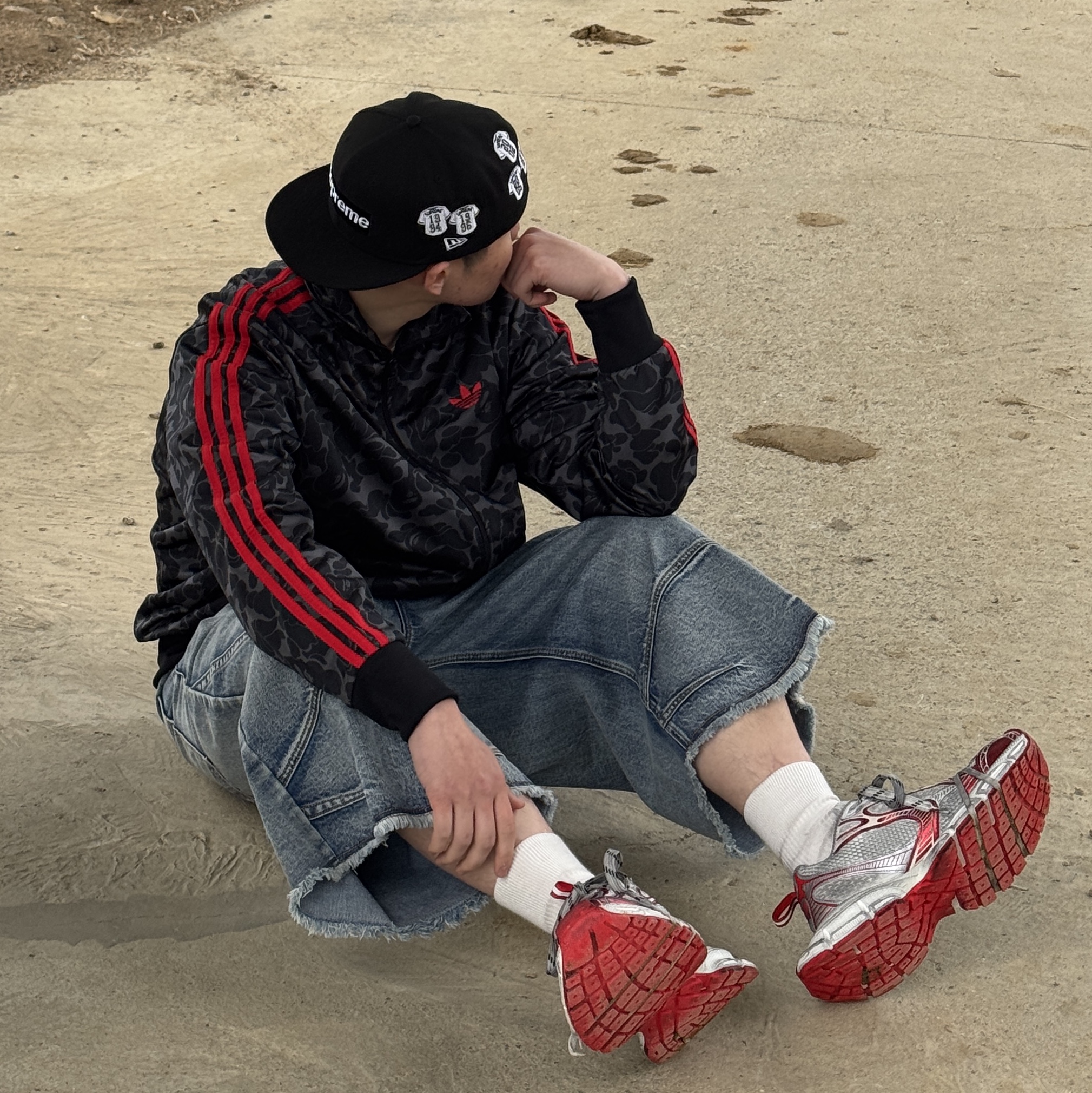 Adidas x BAPE Allover Print Track Top Black - KR Sizing, Balenciaga 3XL Sneakers White Red 착용 스타일 - 1