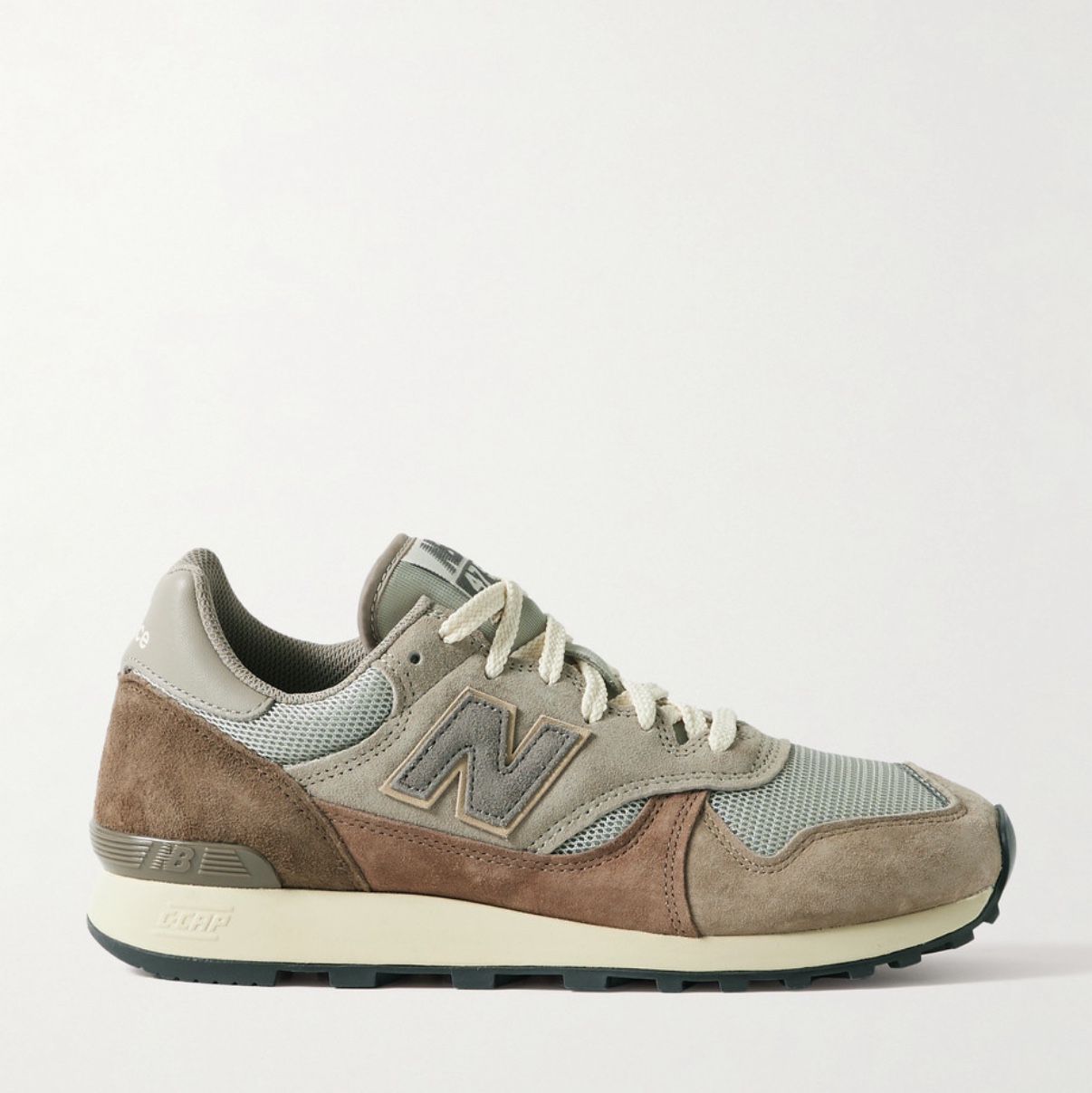 New Balance x Auralee 475 London Fog Taupe Gray 착용 스타일 - 2