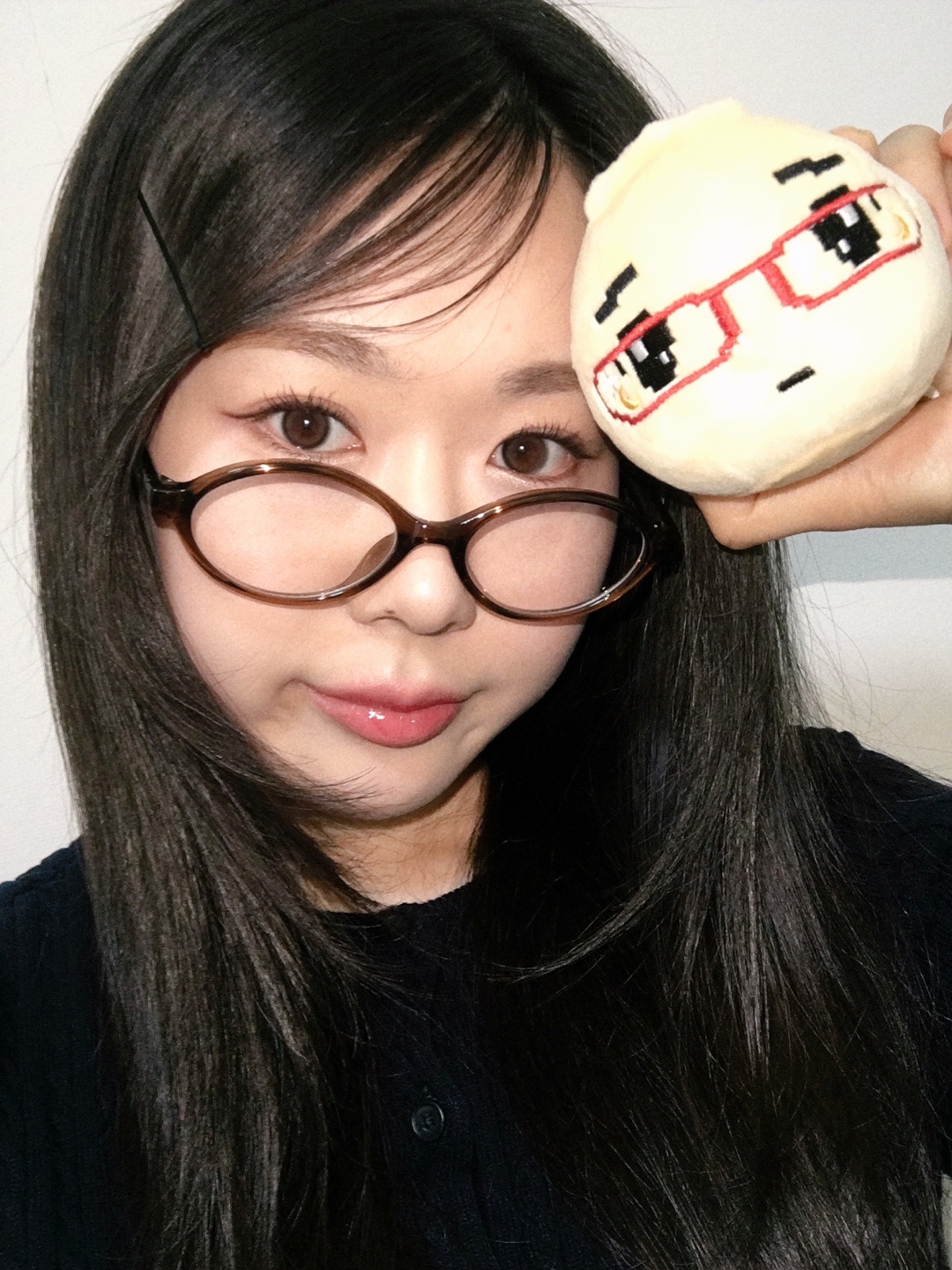 NYXX x Glass Dumpling NYGD Doll Keyring Yellow 착용 스타일 - 1