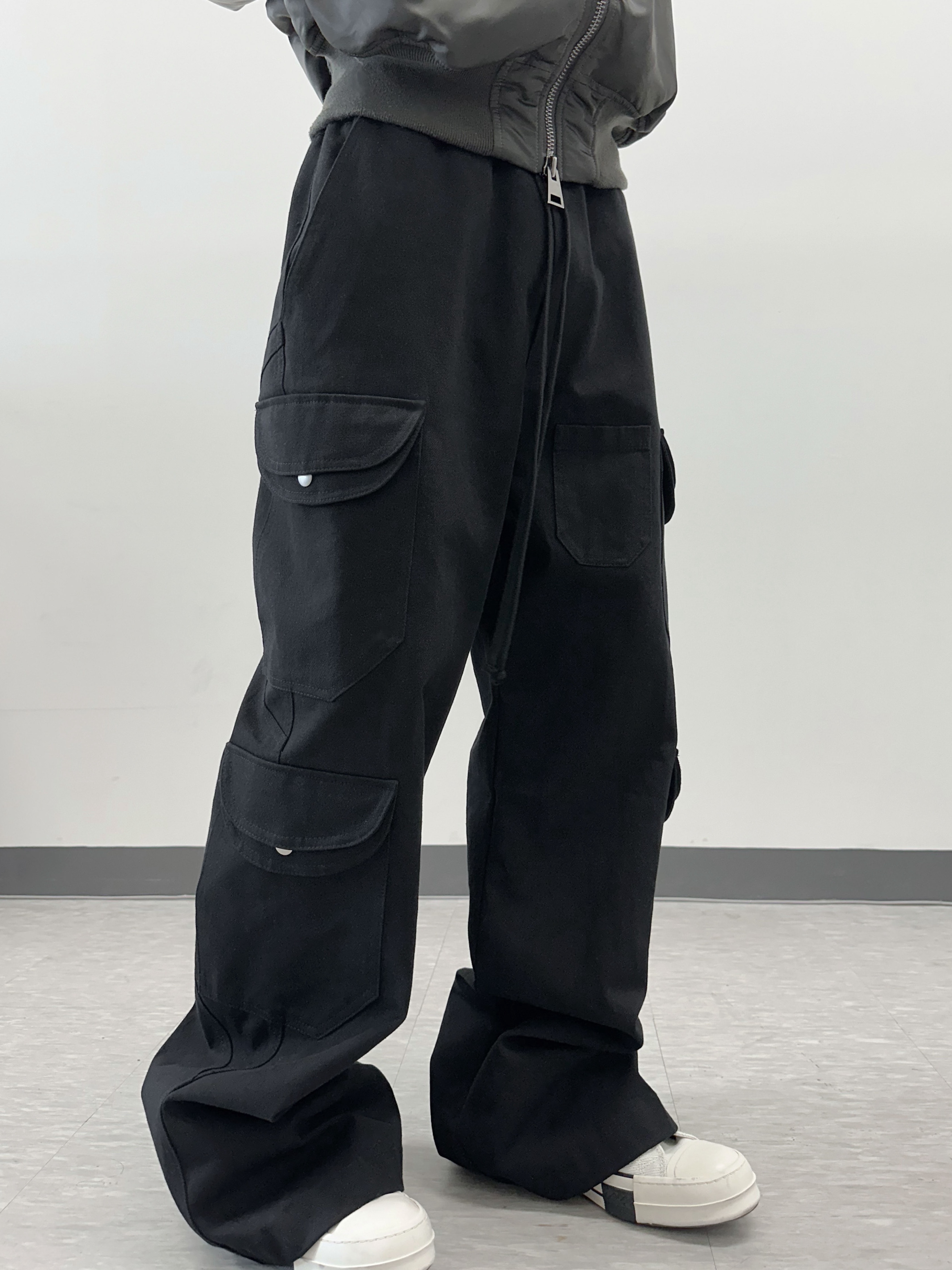 REPINER Wax Coated Flare Jeans Black, REPINER Fortino Cargo Pants Black 착용 스타일 - 5