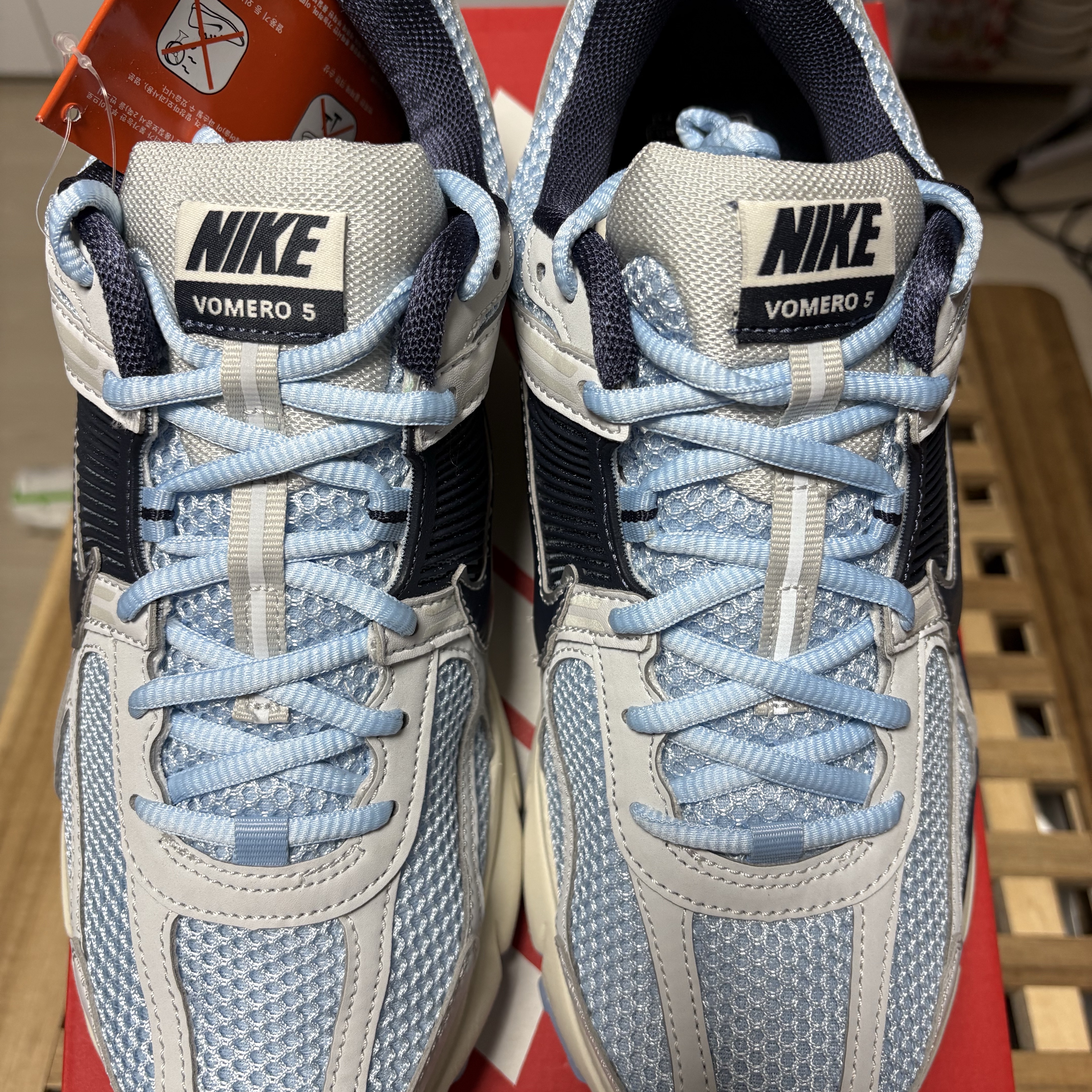 Nike Zoom Vomero 5 Psychic Blue Photon Dust 착용 스타일 - 4
