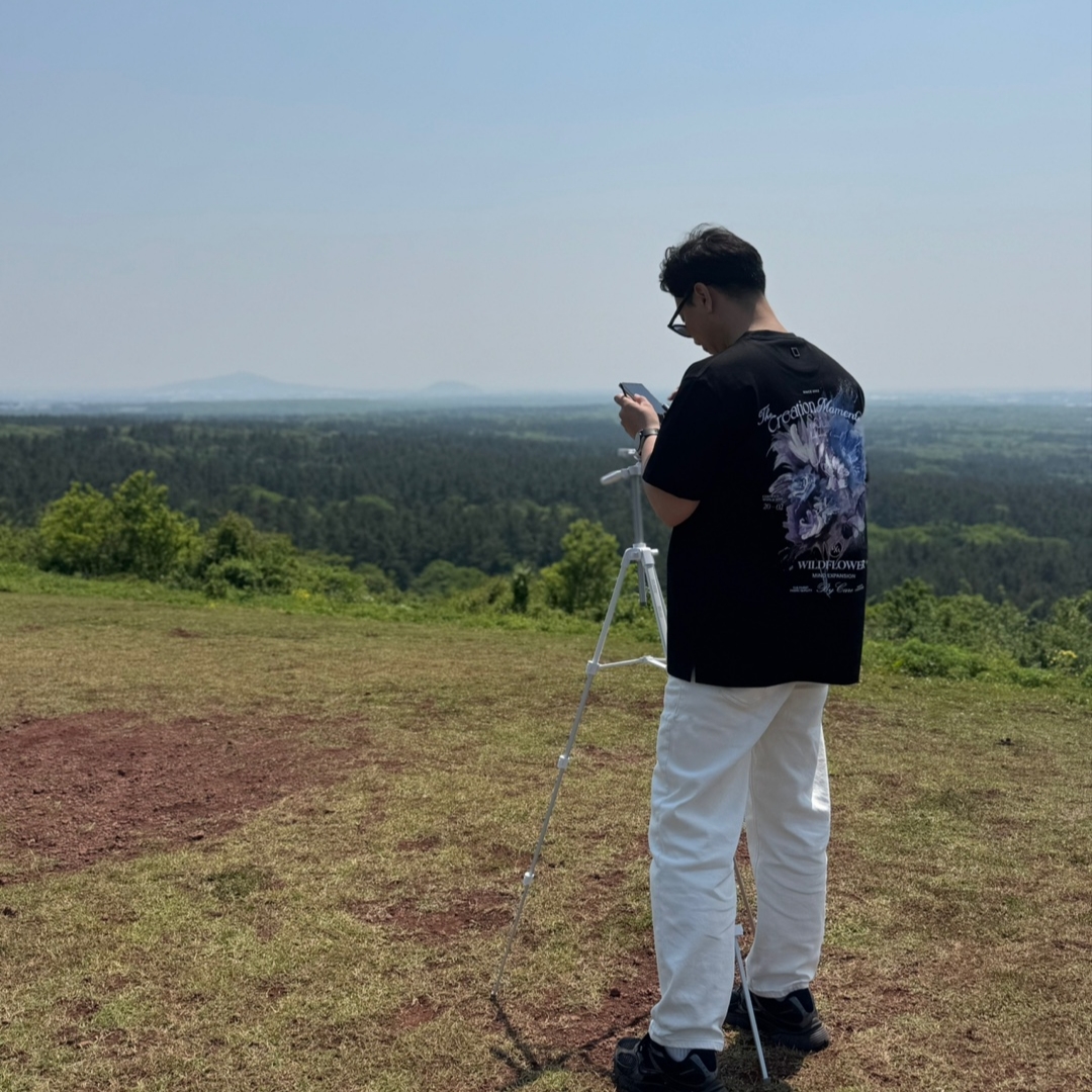 Wooyoungmi Flower Back Logo T-Shirt Black - 25SS, Nike V5 RNR Black Anthracite 착용 스타일