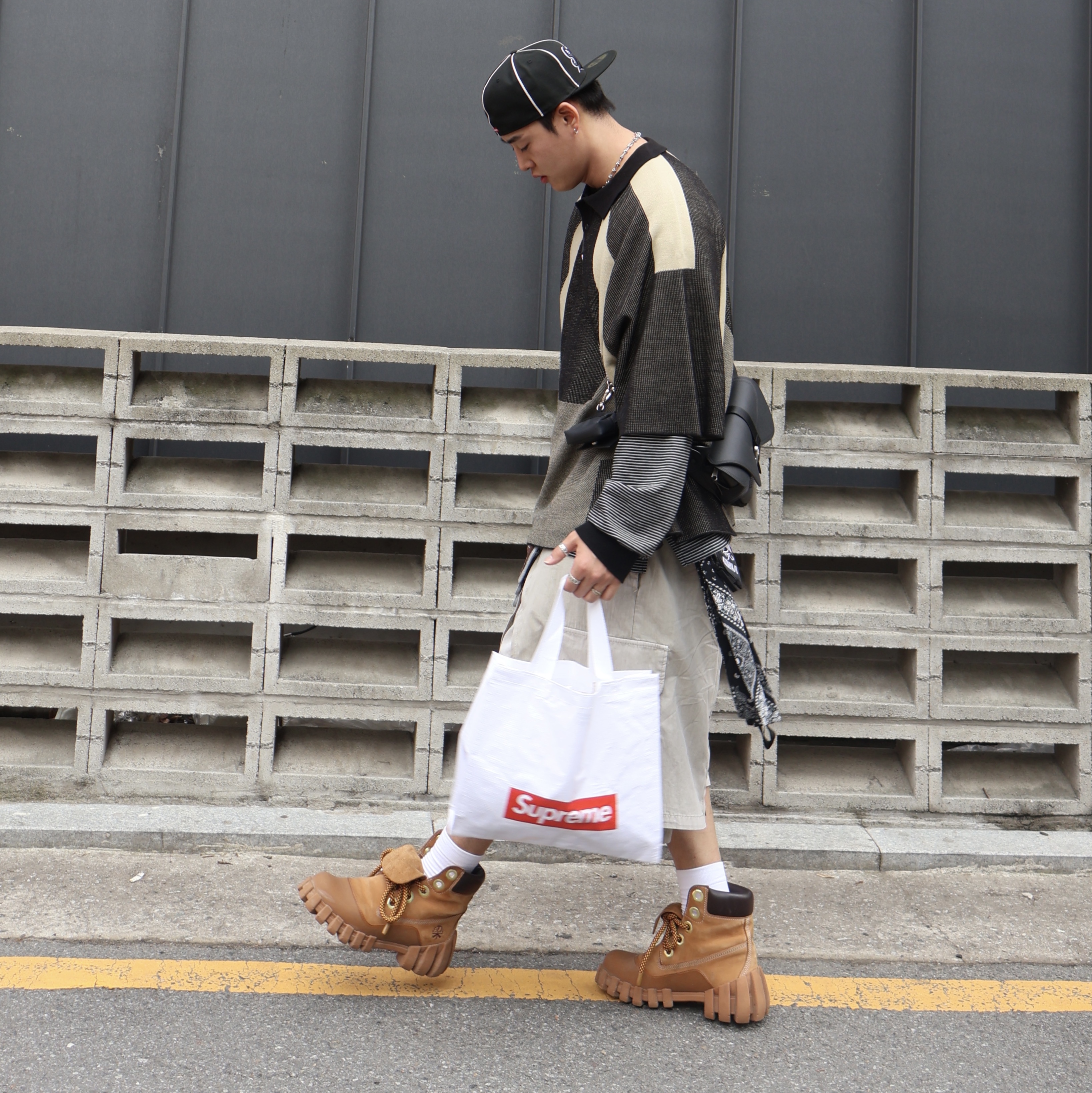 Timberland x Humberto Leon 6 Inch Boot Wheat Nubuck - Medium, Supreme Piping Script Logo New Era Black - 25SS 착용 스타일 - 3