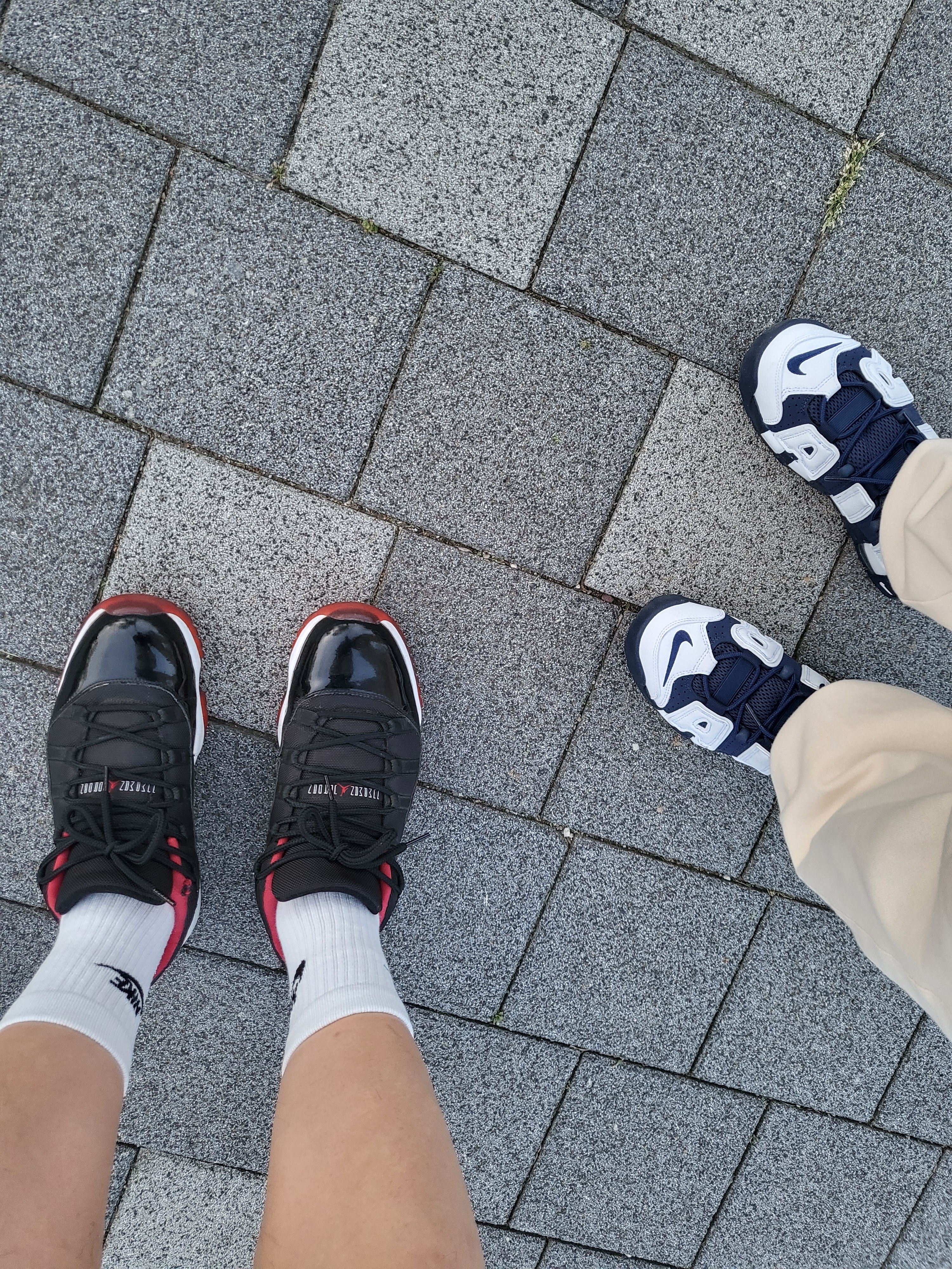 Jordan 11 Retro Low Bred, Nike Air More Uptempo 96 White Midnight Navy 착용 스타일