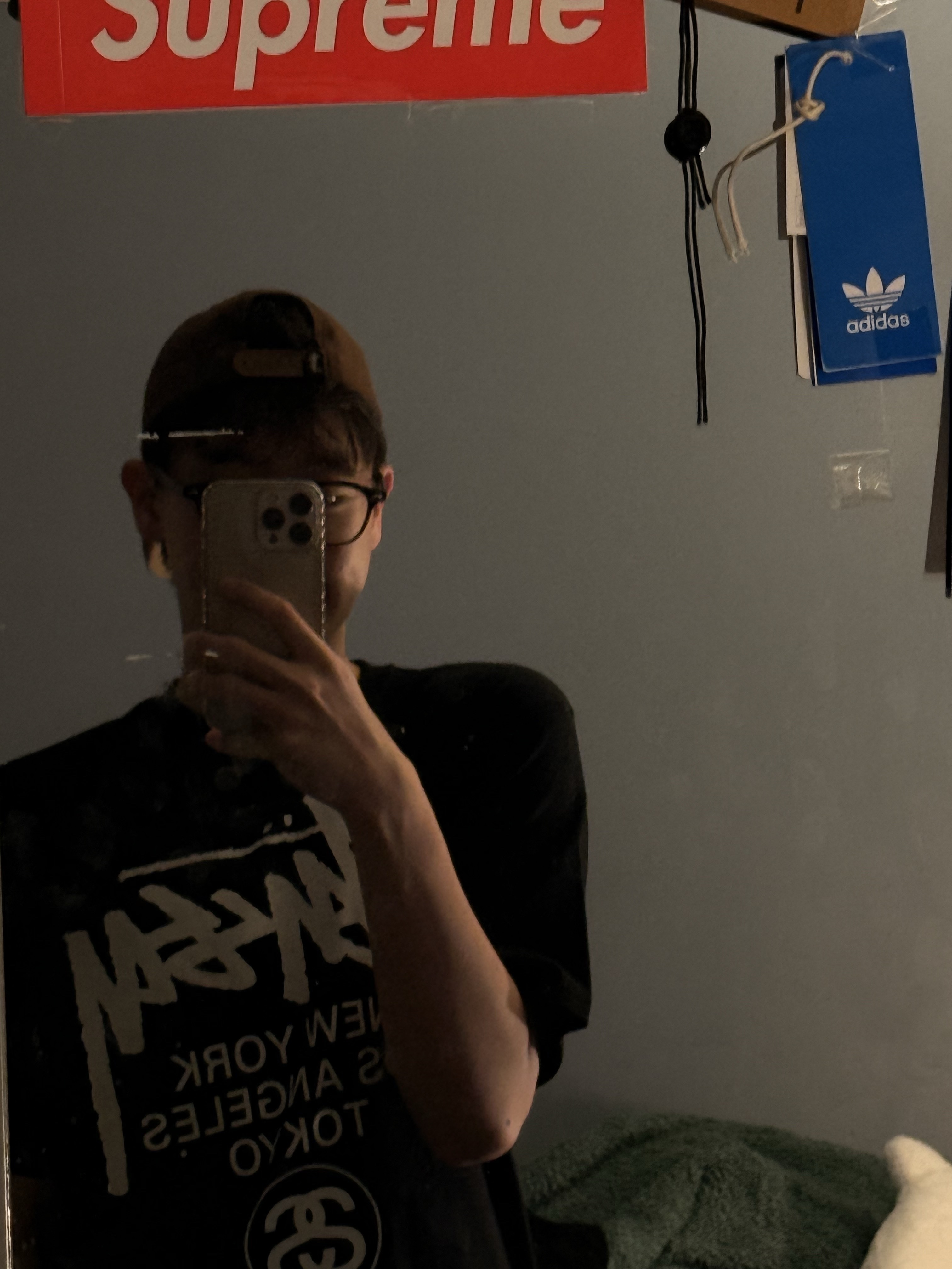 Stussy World Tour T-Shirt Black, Stussy World Tour T-Shirt Black 2023 착용 스타일 - 4