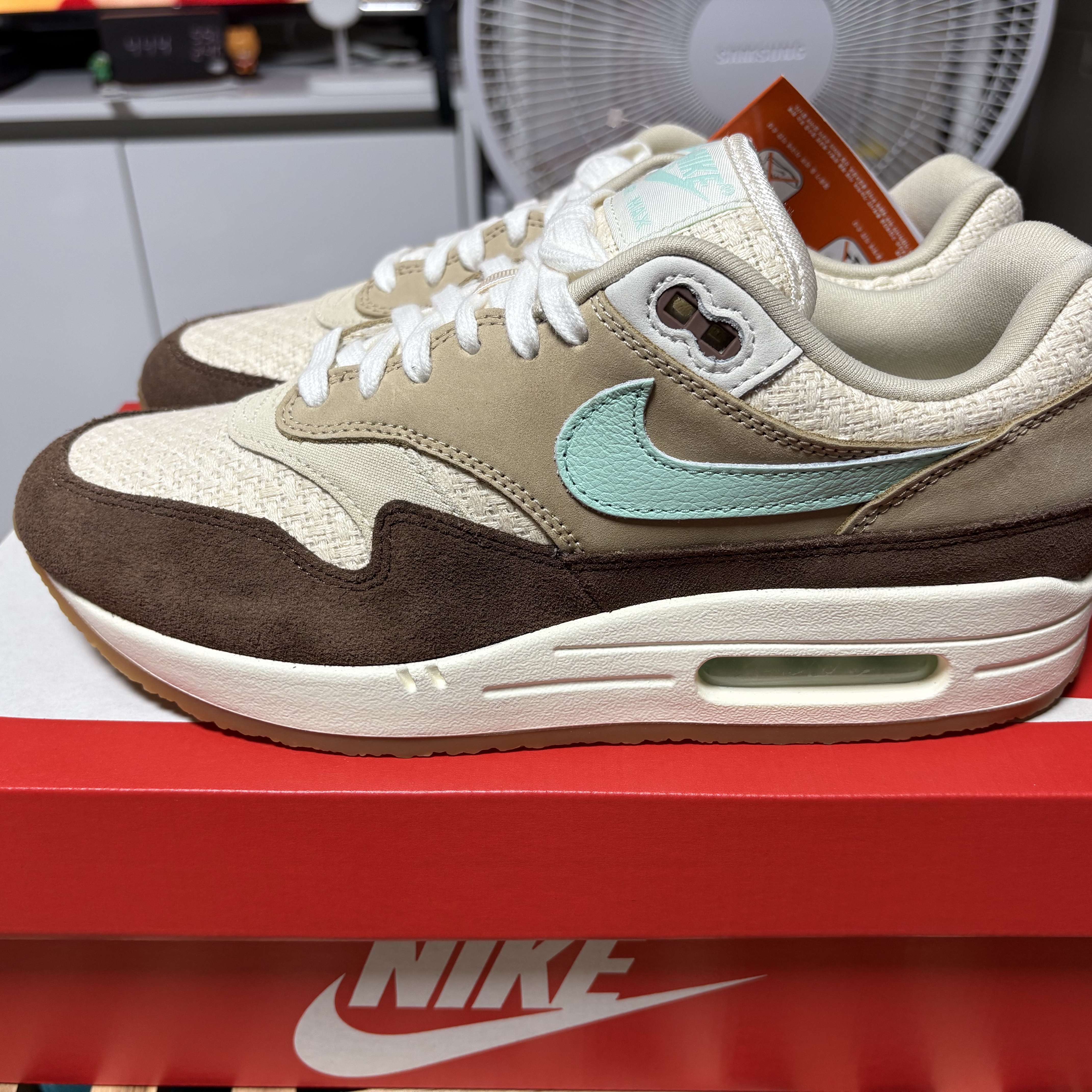 Nike Air Max 1 Premium Crepe Hemp 착용 스타일 - 1