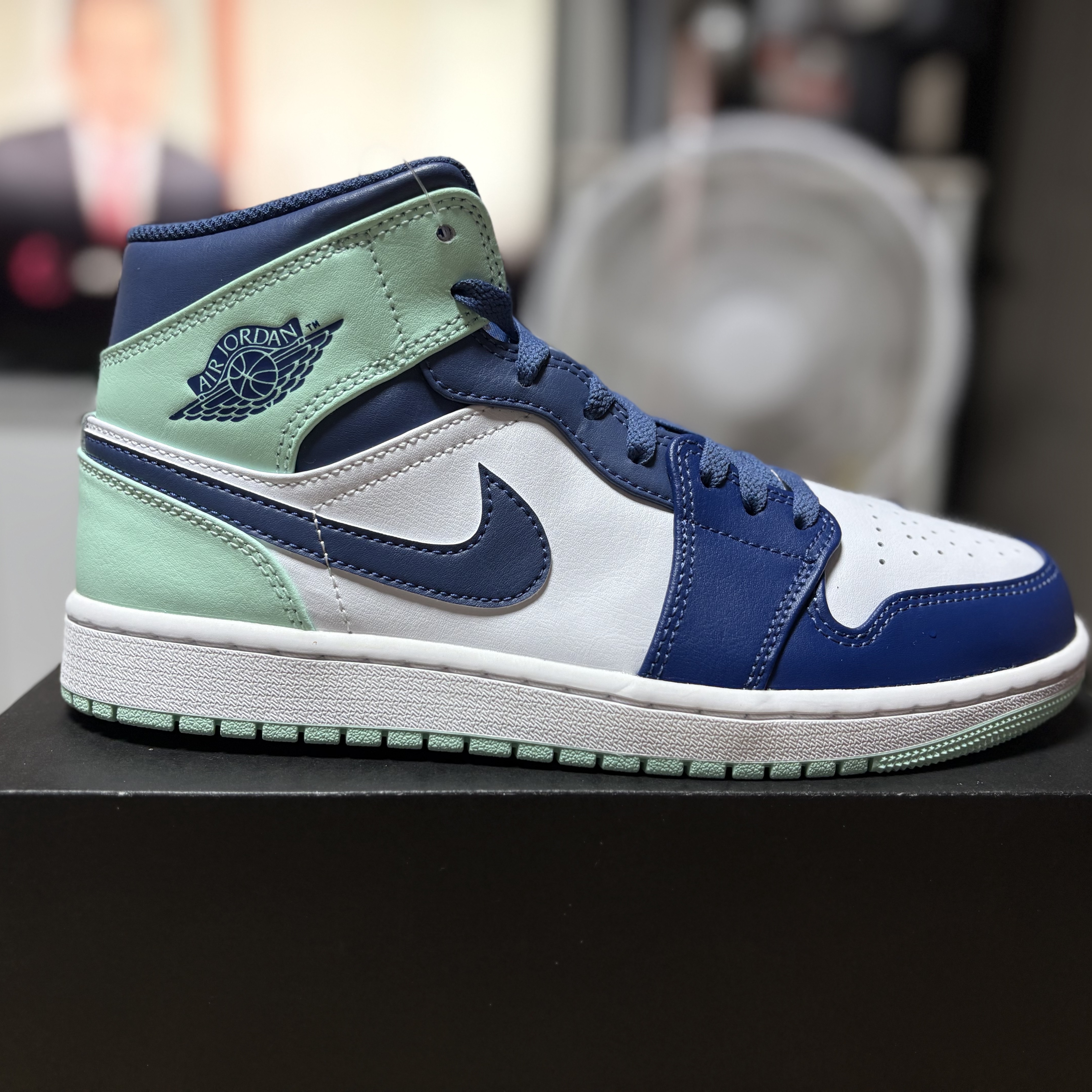 Jordan 1 Mid Blue Mint 착용 스타일 - 3