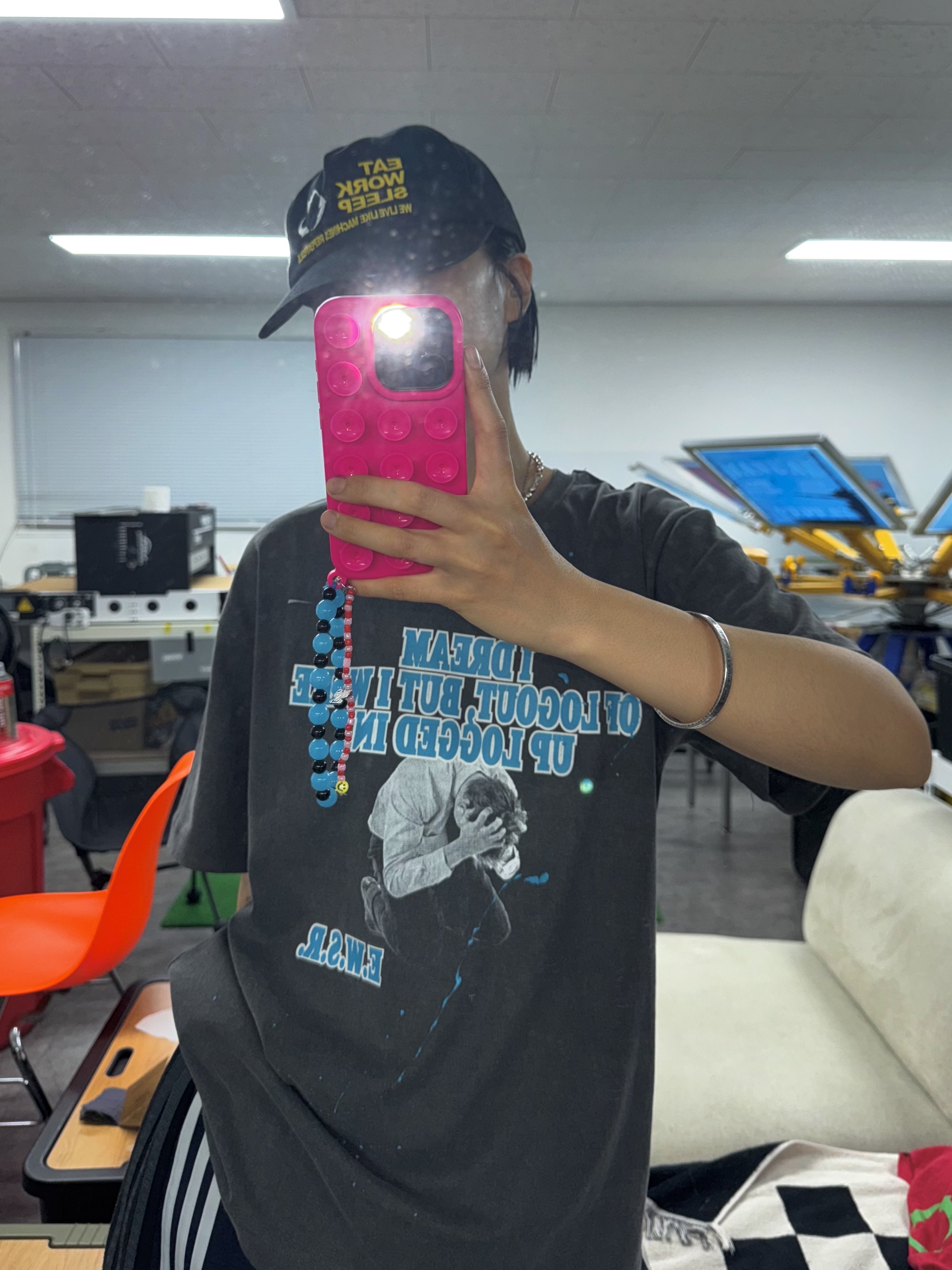Kasual Manual Logged in T-shirt 착용 스타일