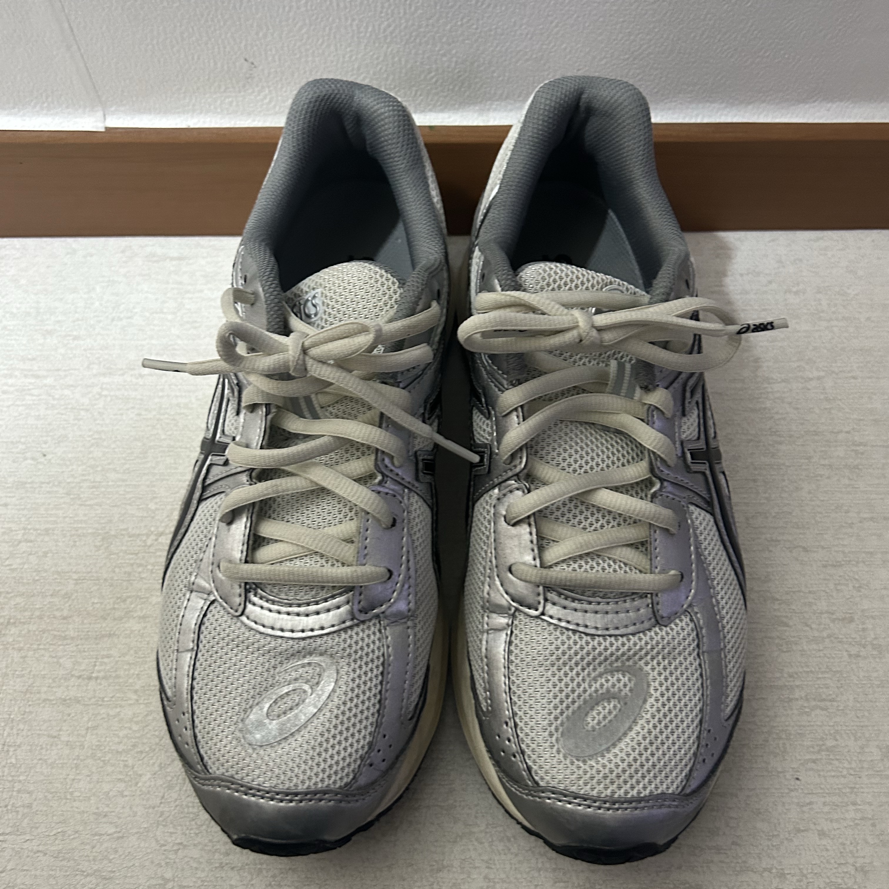 Asics Jog 100 S White Black - 2E Wide 착용 스타일