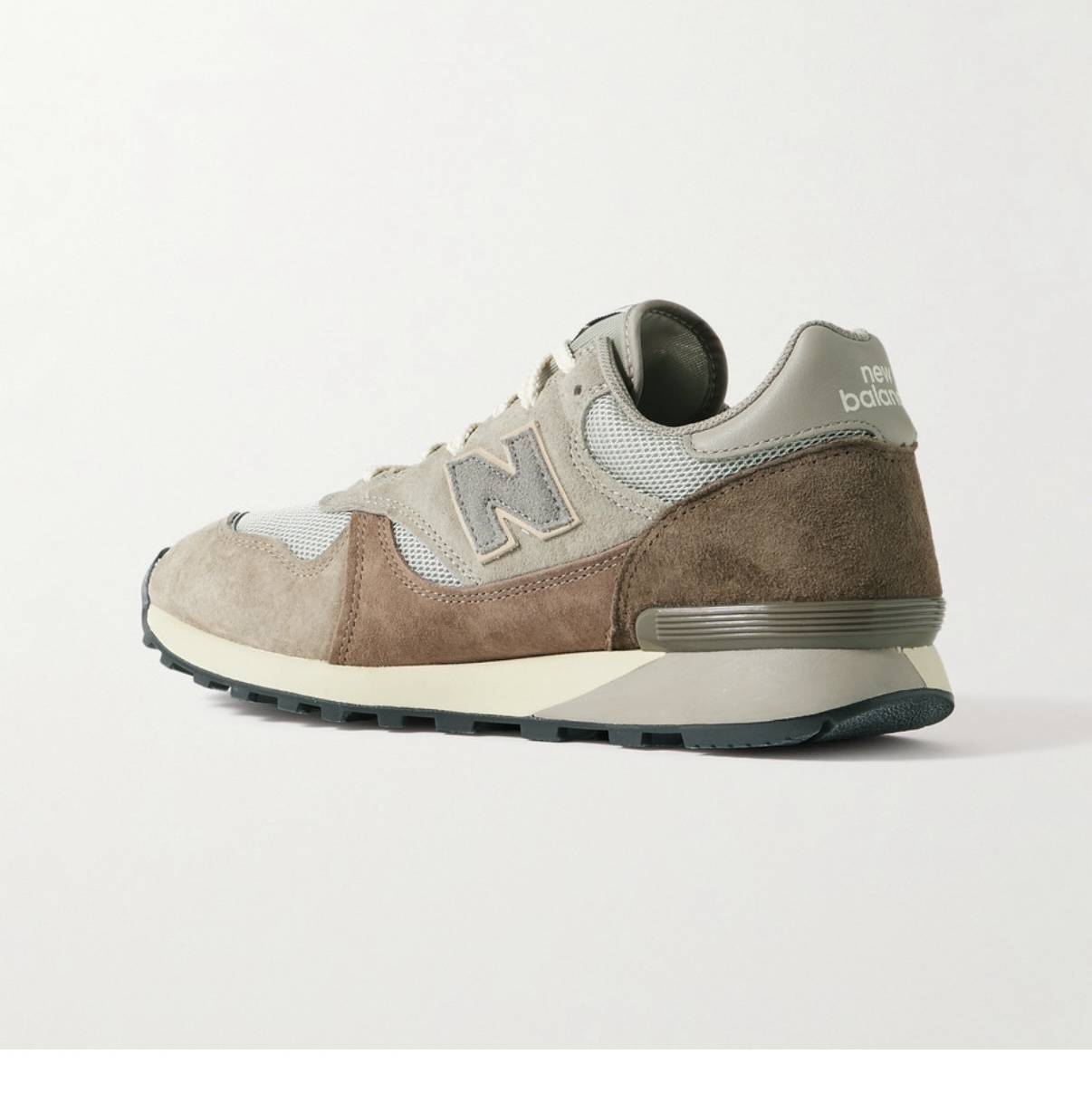 New Balance x Auralee 475 London Fog Taupe Gray 착용 스타일 - 3