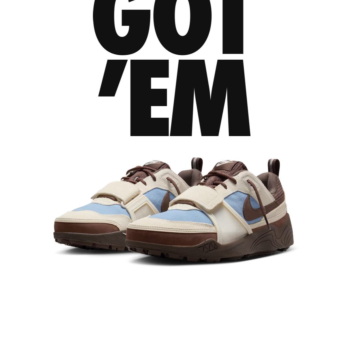 Nike x Travis Scott Zoom Field Jaxx Pale Ivory and Leche Blue 착용 스타일