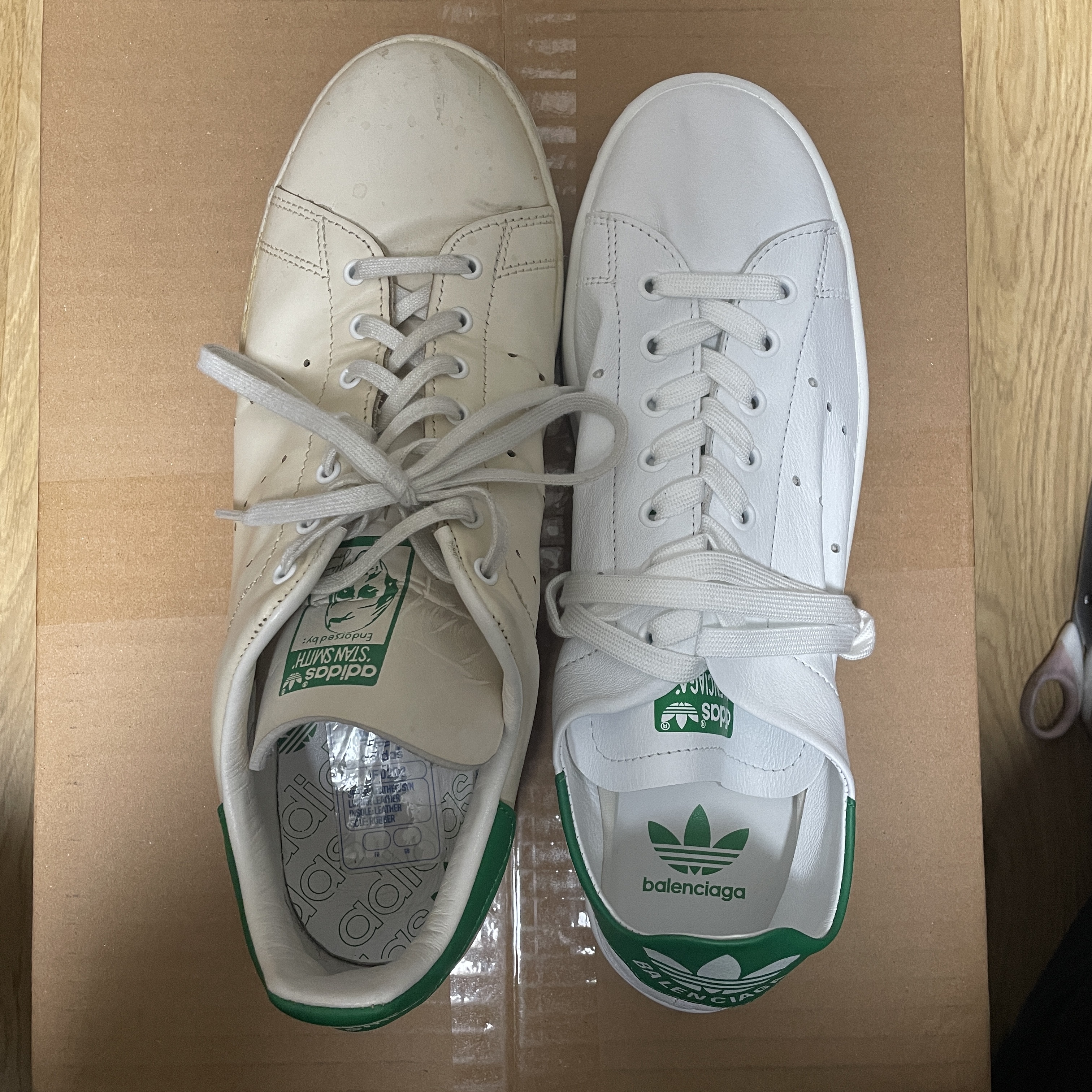 Balenciaga x Adidas Stan Smith Core White Green 착용 스타일 - 4