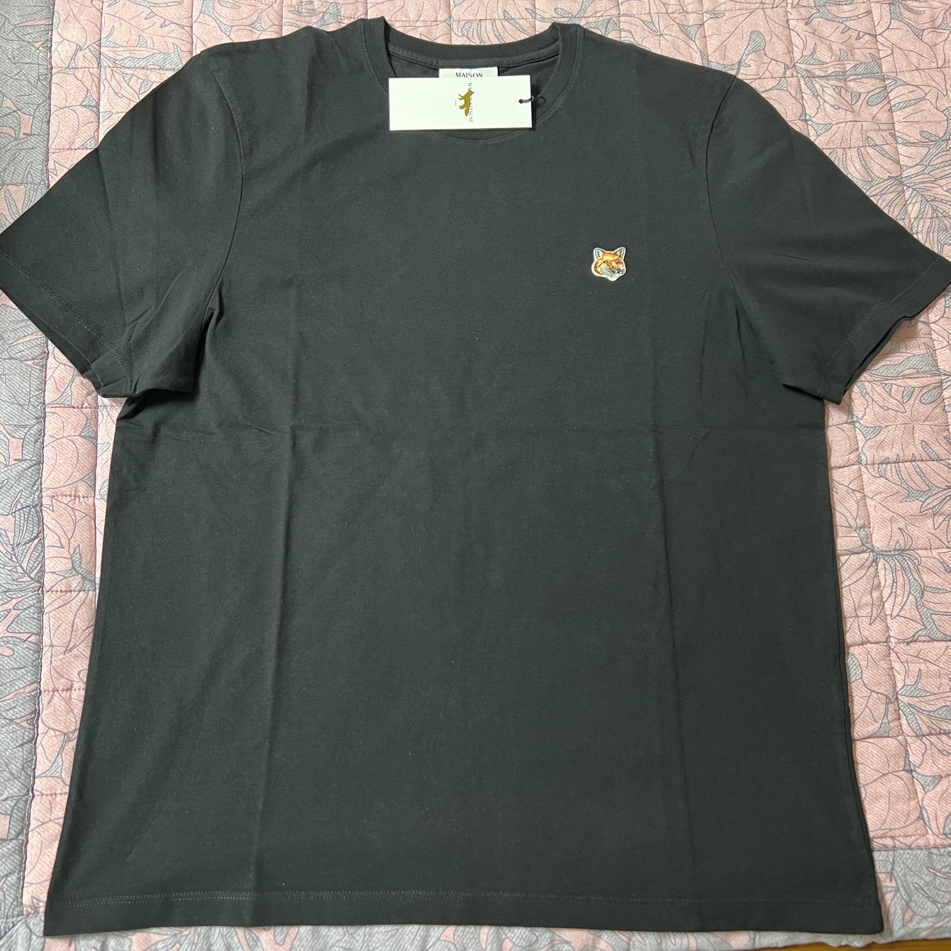 Maison Kitsune Fox Head Patch Regular T-Shirt Black 착용 스타일 - 2